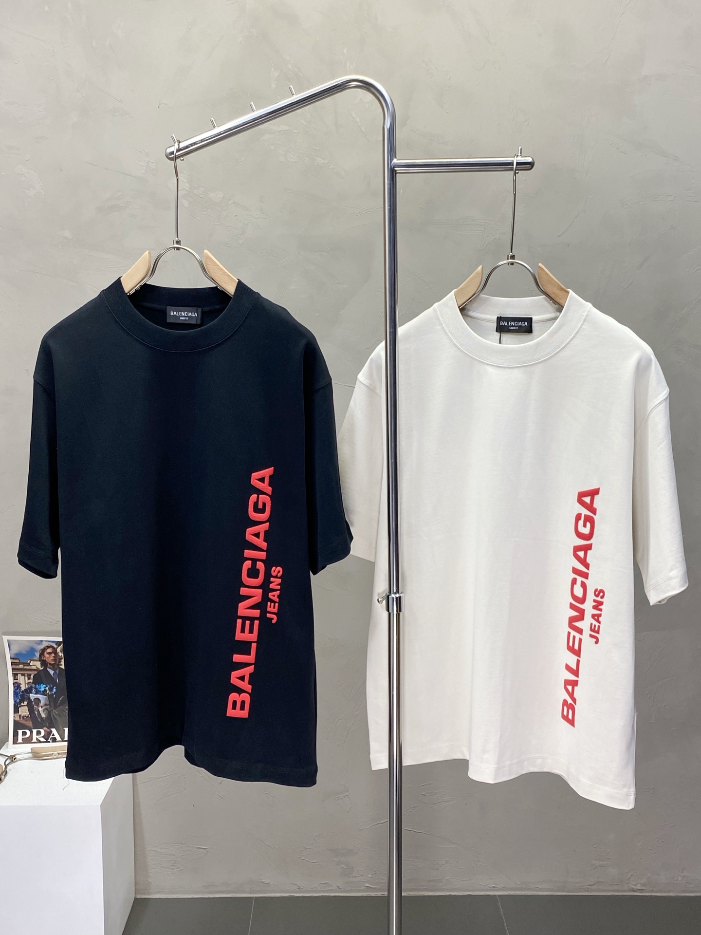 NO:419725,.Balenciga exclusively offers new original single men's casual short sleeves, high-end customization, high-end version, fashionable and versatile imported fabric, super soft and delicate, skin-friendly and comfortable to wear, high-end boutique, OEM, fine-made top body, very good, men's essential items, three standards, S-2XL,,balenciaga,balenciaga,T-shirt,alexander wang19860909.Balenciga巴黎世家独家专供新款原单男士休闲短袖 高端定制 高端版本 时尚百搭爆款进口面料 手感超柔软细腻 穿着亲肤舒适 高端精品 代工厂精细做上身非常赞 男士必备单品 三标齐全 码数S-2XL,,balenciaga,balenciaga,T-shirt,alexander wang,Men's clothing