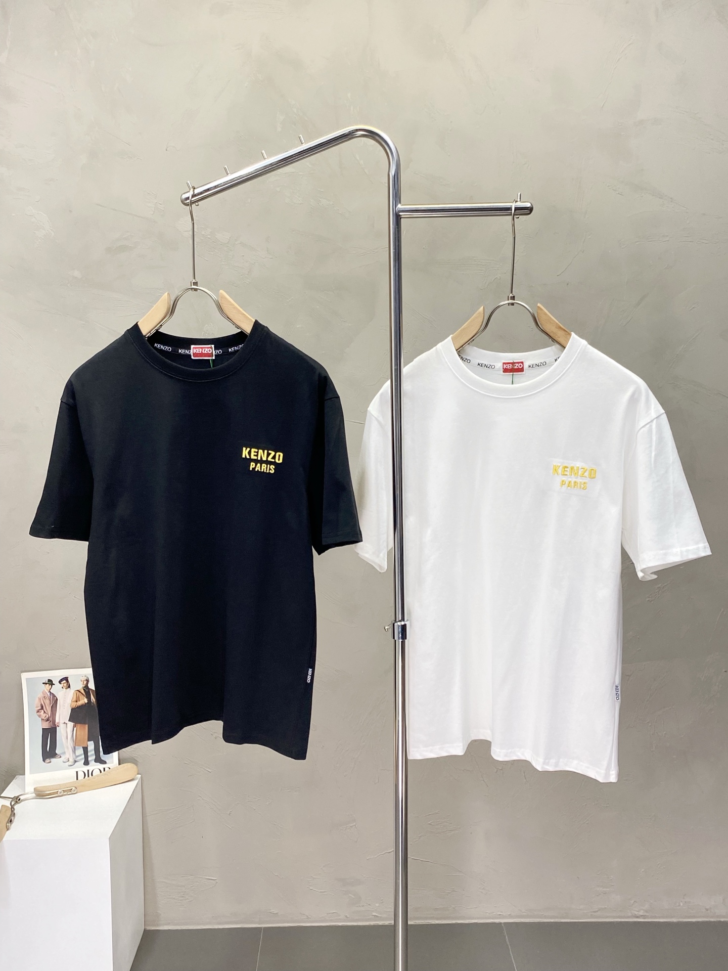 NO:422830,.KENZO exclusively supplies new original single men's casual short sleeves, high-end customization, high-end version, fashionable and versatile imported fabric, super soft and delicate, skin-friendly and comfortable to wear, high-end boutique, OEM, fine-made top body, very good, men's essential items, three standards, M-3XL, T-shirt, alexander wang19860909.KENZO肯佐独家专供新款原单男士休闲短袖 高端定制 高版本 时尚百搭爆款进口面料 手感超柔软细腻 穿着亲肤舒适 高端精品 代工厂精细做上身非常赞 男士必备单品 三标齐全 码数M-3XL,,T-shirt,alexander wang,Men's clothing