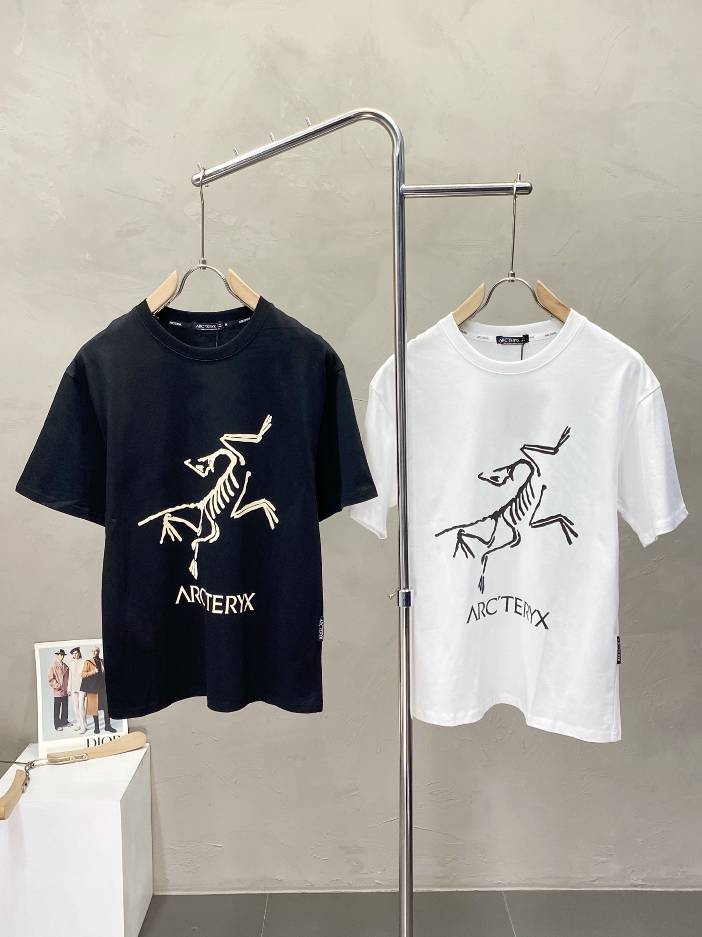 NO:451714,.Arc’teryx Archaeopteryx exclusively offers new original single men’s casual short sleeves, high-end customization, high-end version, fashionable and versatile imported fabric, super soft and delicate, skin-friendly and comfortable to wear, high-end boutique, OEM, fine-made top body, very good, men’s essential items, three standards, M-3XL, arc’teryx, T-shirt, alexander wang19860909.Arc’teryx始祖鸟独家专供新款原单男士休闲短袖 高端定制 高版本 时尚百搭爆款进口面料 手感超柔软细腻 穿着亲肤舒适 高端精品 代工厂精细做上身非常赞 男士必备单品 三标齐全 码数M-3XL,arc'teryx,T-shirt,alexander wang,Men's clothing