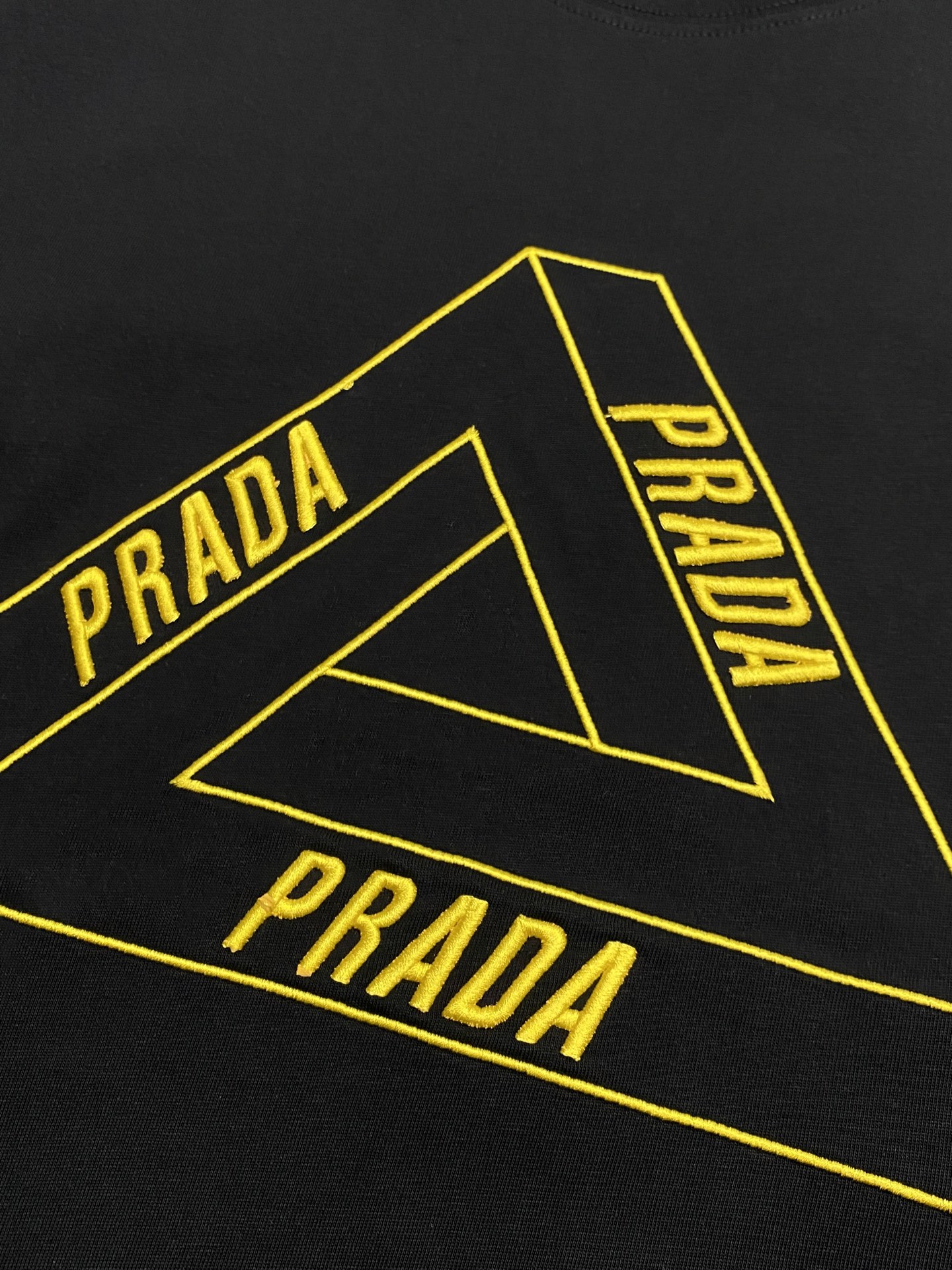 。Prada普拉达💥独家专供新款原单男士休闲短袖 高端定制 高版本 时尚百搭爆款⚠️⚠️✨✨进口面料 手