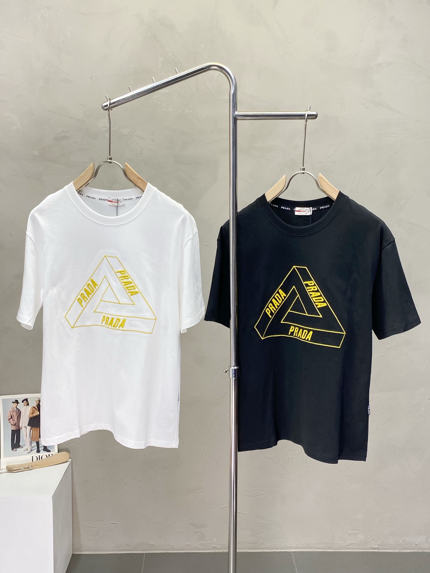 。Prada普拉达💥独家专供新款原单男士休闲短袖 高端定制 高版本 时尚百搭爆款⚠️⚠️✨✨进口面料 手