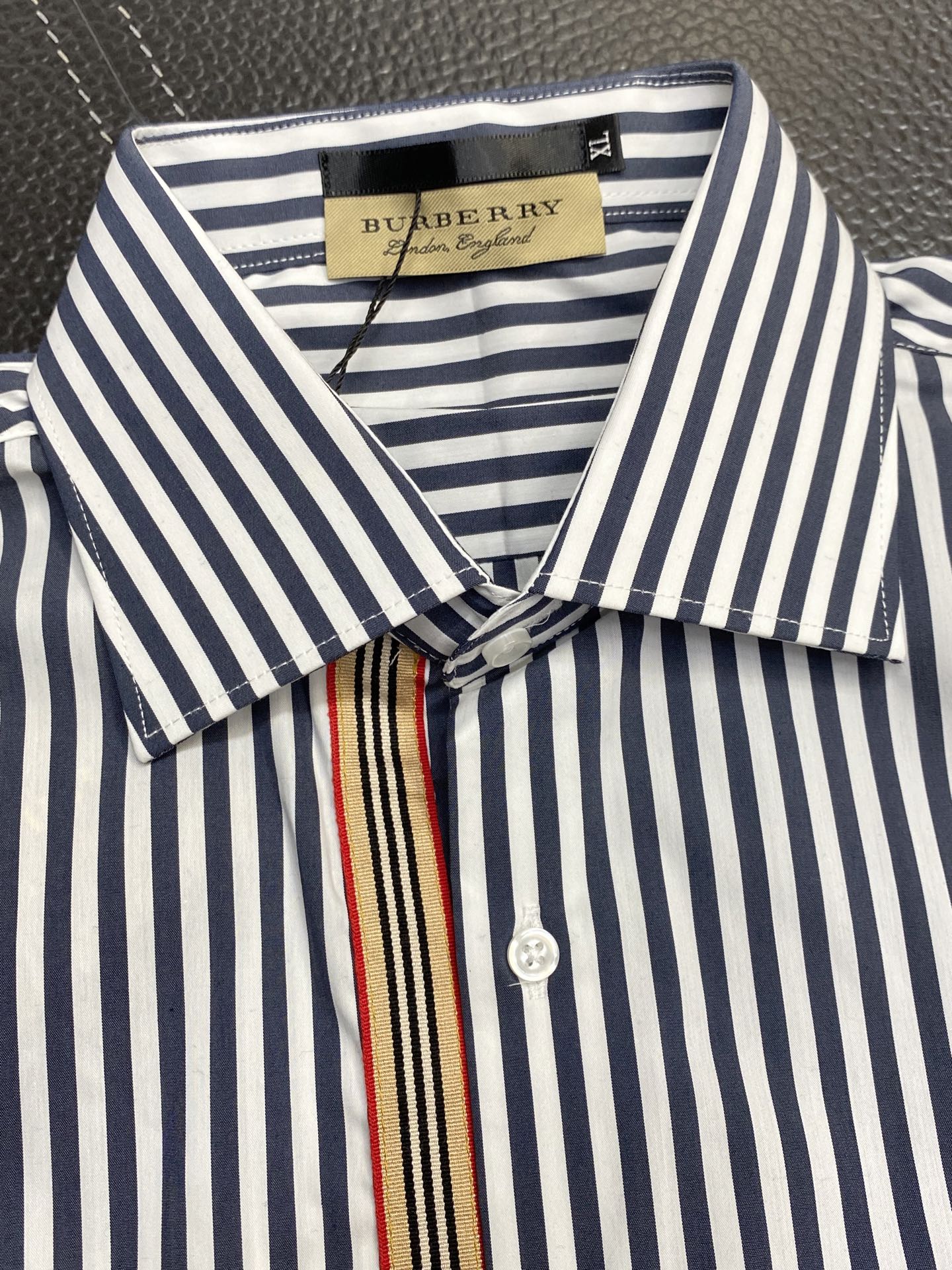 。Burberry巴宝莉💥独家专供新款男士休闲长袖衬衫 高端定制 高端版本 时尚百搭爆款⚠️⚠️✨✨进口