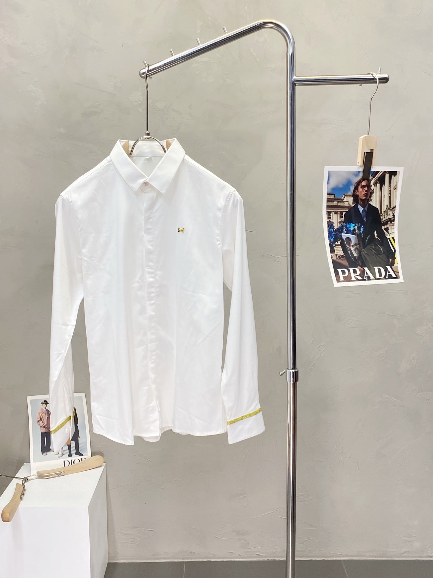 NO:422949,.Hermès exclusively offers new original single men's casual long-sleeved shirts, high-end customization, high-end version, fashionable and versatile imported fabrics, super soft and delicate, skin-friendly and comfortable to wear, high-end boutique, OEM factory fine-made top body, very good men's essential items, three standards, code M-4XL,, hermes, hermes, shirts, alexander wang19860909.Hermès爱马仕独家专供新款原单男士休闲长袖衬衫 高端定制 高端版本 时尚百搭爆款进口面料 手感超柔软细腻 穿着亲肤舒适 高端精品 代工厂精细做上身非常赞 男士必备单品 三标齐全 码数M-4XL,,hermes,hermes,shirts,alexander wang,Men's clothing