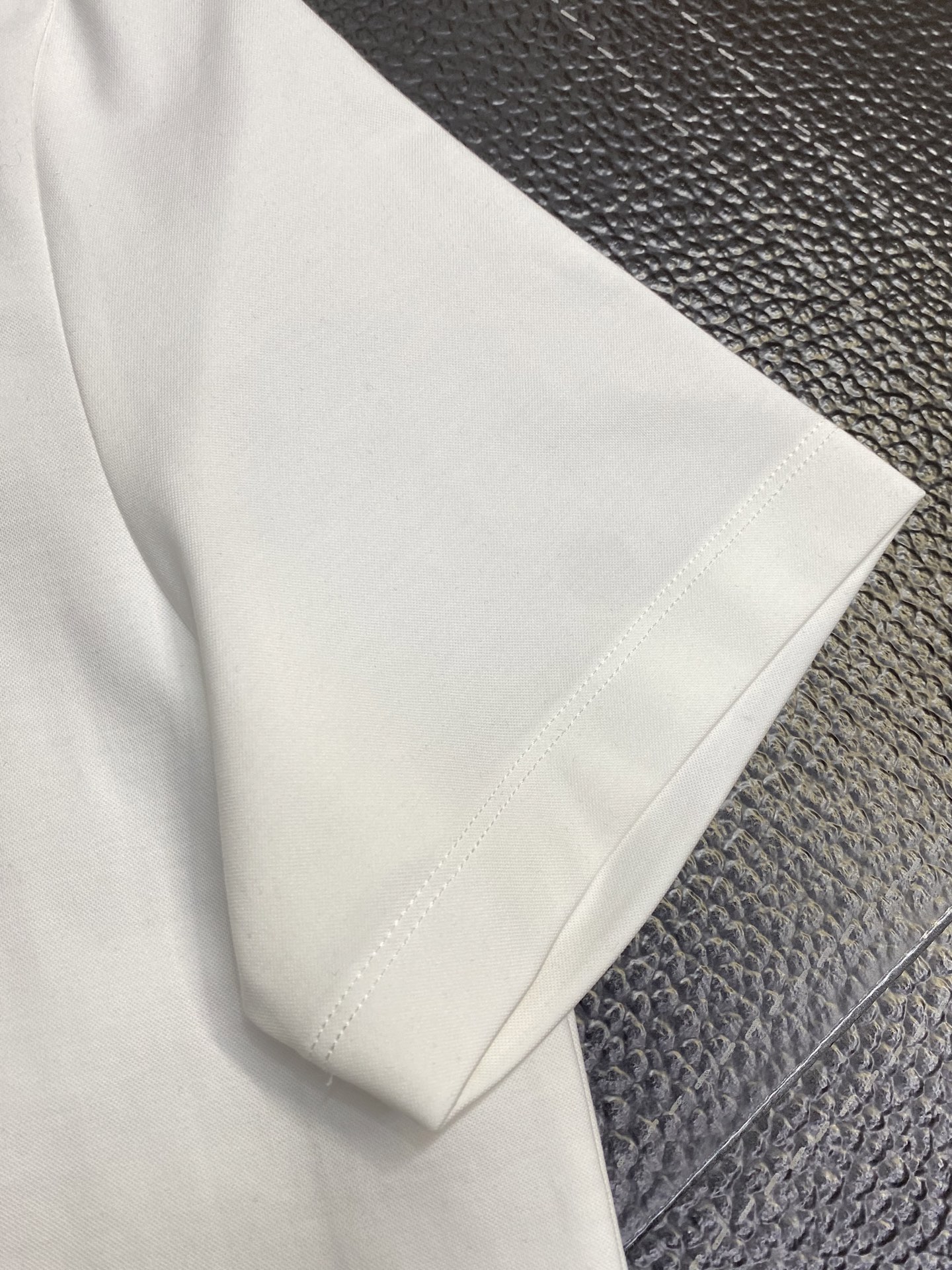 。Hermès爱马仕💥独家专供新款原单男士休闲短袖 高端定制 高端版本 时尚百搭爆款⚠️⚠️✨✨进口面料