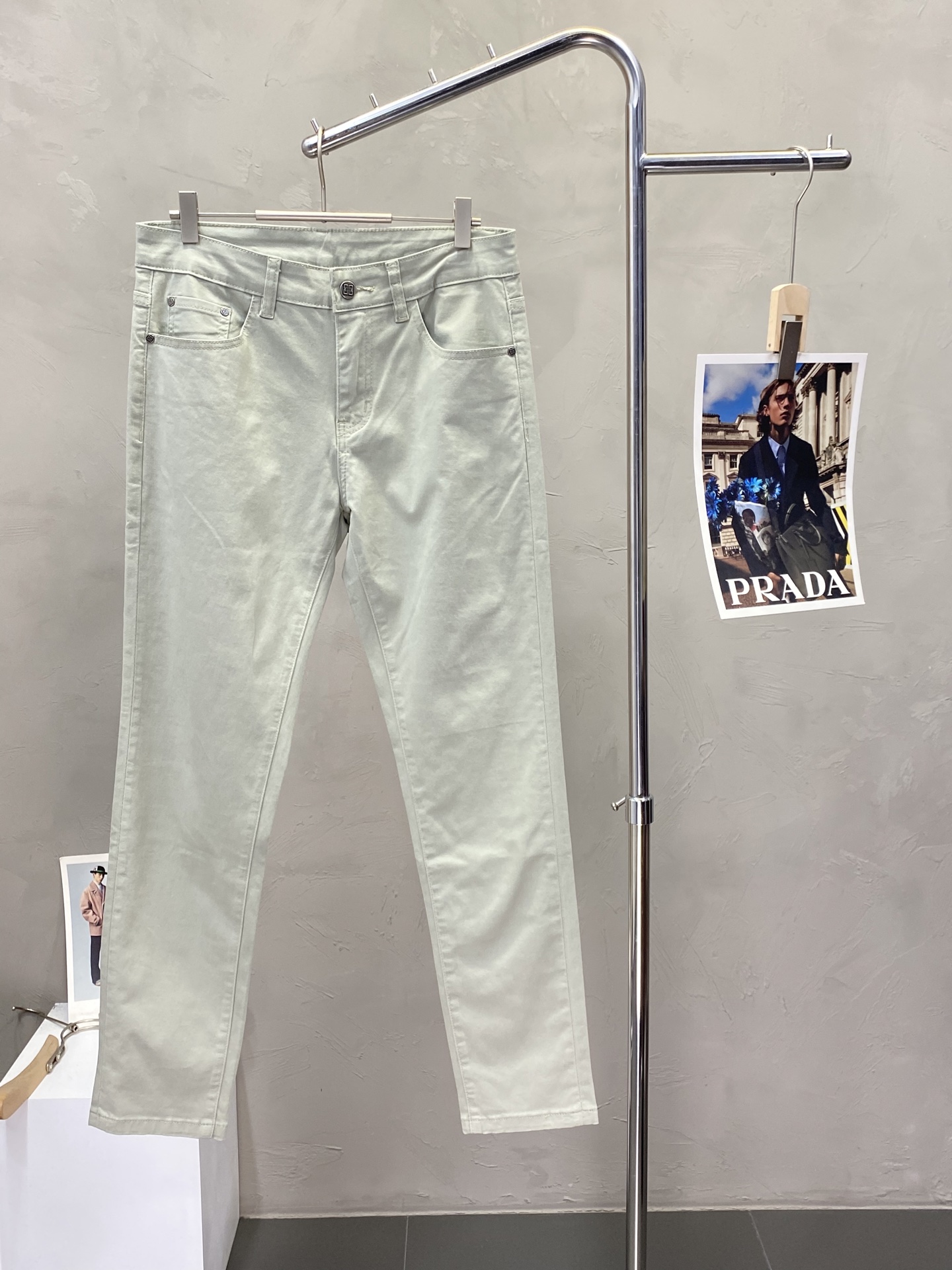 NO:502906,.Givenchy exclusively offers the new high-end version of casual jeans. Customized fabrics for counters are breathable and comfortable, impeccable details, and the brand element design concept reflects high quality. The feel is delicate and soft!  It is casually cut, with a great upper body style!  29-38, given 100, given 100, given 100, given 100, given 100, given 100, given 100, given 100, given 100, given 100, given 100, given 100, given 100, given 100, given 100, given 100, given 100, given 100, given 100, given 100, given 100, given 100, given 100, given 100, given 100, given 100, given 100, given 100, given 100, given 100, given 100, given 100, given 100, given 100, given 100, given 100, given 100, given 100, given 100, given 100, given 100, given19860909.Givenchy纪梵希独家专供新款休闲牛仔裤高端版本 专柜定制面料 透气舒适度高,细节无可挑剔,品牌元素设计理念,体现高品质.手感细腻柔软！呈现休闲裁剪,上身版型超赞！码数29-38,,givenchy,givenchy,jeans,alexander wang,Men's clothing