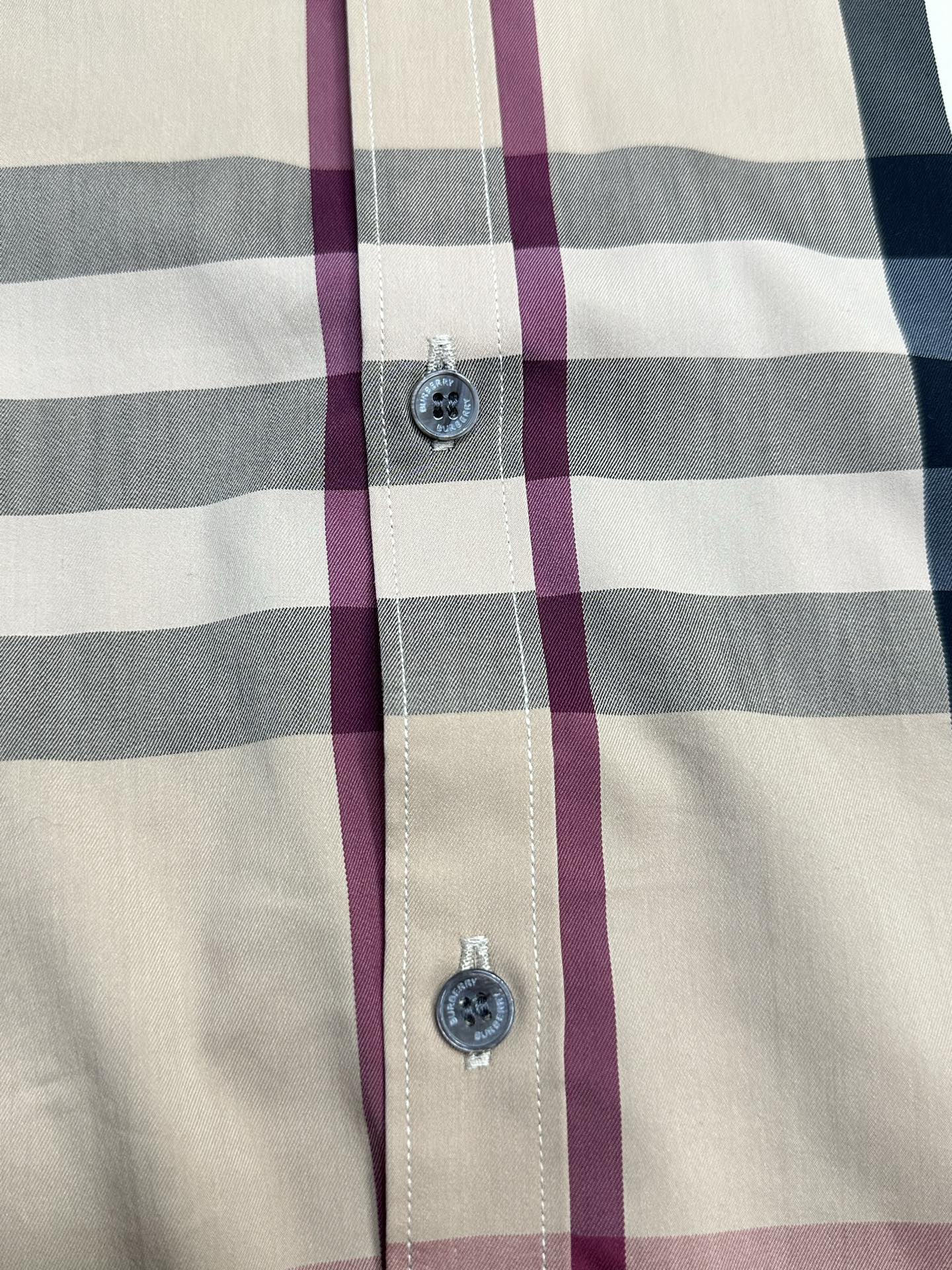 。Burberry巴宝莉💥独家专供新款男士休闲衬衫 高端定制 高端版本 时尚百搭爆款⚠️⚠️✨✨进口面料