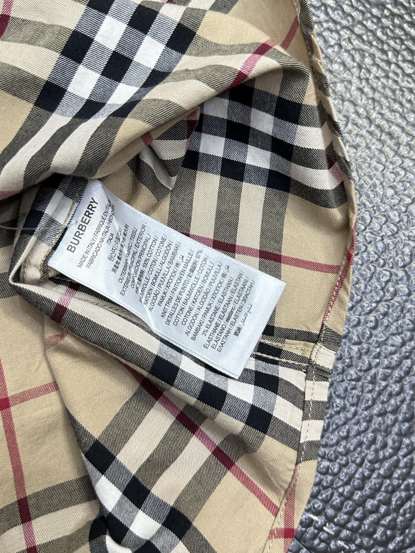 。Burberry巴宝莉💥独家专供新款男士休闲衬衫 高端定制 高端版本 时尚百搭爆款⚠️⚠️✨✨进口面料