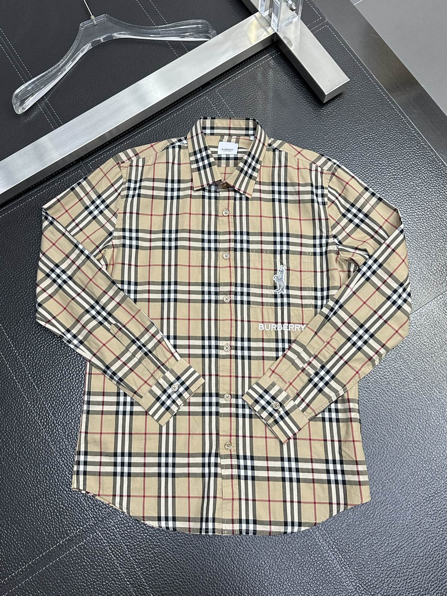 。Burberry巴宝莉💥独家专供新款男士休闲衬衫 高端定制 高端版本 时尚百搭爆款⚠️⚠️✨✨进口面料