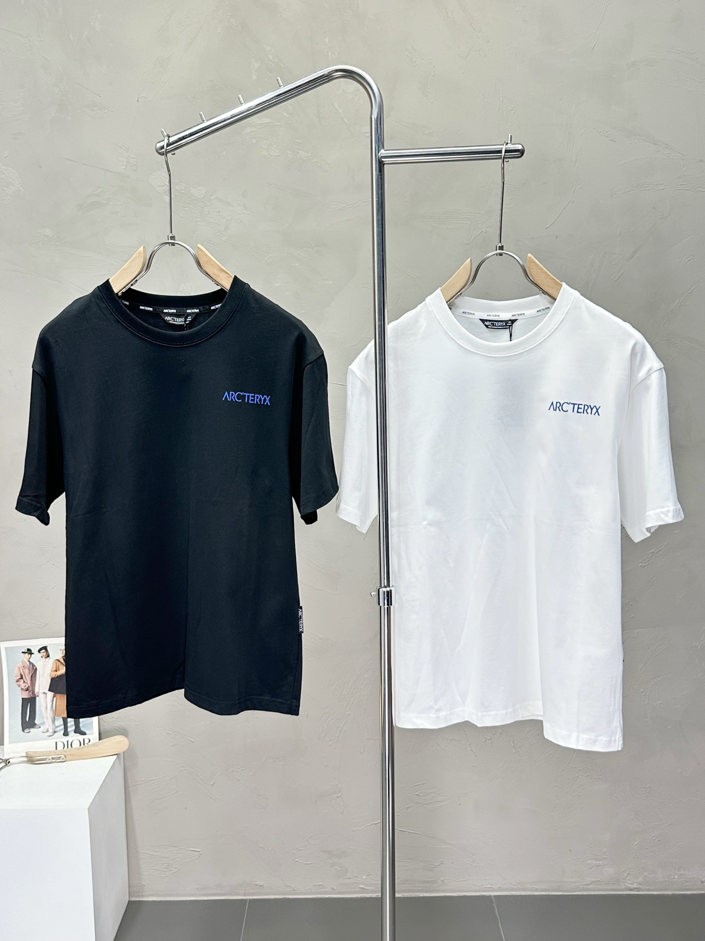 NO:428603,.Arc’teryx Archaeopteryx exclusively offers new original single men’s casual short sleeves, high-end customization, high-end version, fashionable and versatile imported fabric, super soft and delicate, skin-friendly and comfortable to wear, high-end boutique, OEM, fine-made top body, very good, men’s essential items, three standards, M-3XL, arc’teryx, T-shirt, alexander wang19860909.Arc’teryx始祖鸟独家专供新款原单男士休闲短袖 高端定制 高版本 时尚百搭爆款进口面料 手感超柔软细腻 穿着亲肤舒适 高端精品 代工厂精细做上身非常赞 男士必备单品 三标齐全 码数M-3XL,arc'teryx,T-shirt,alexander wang,Men's clothing