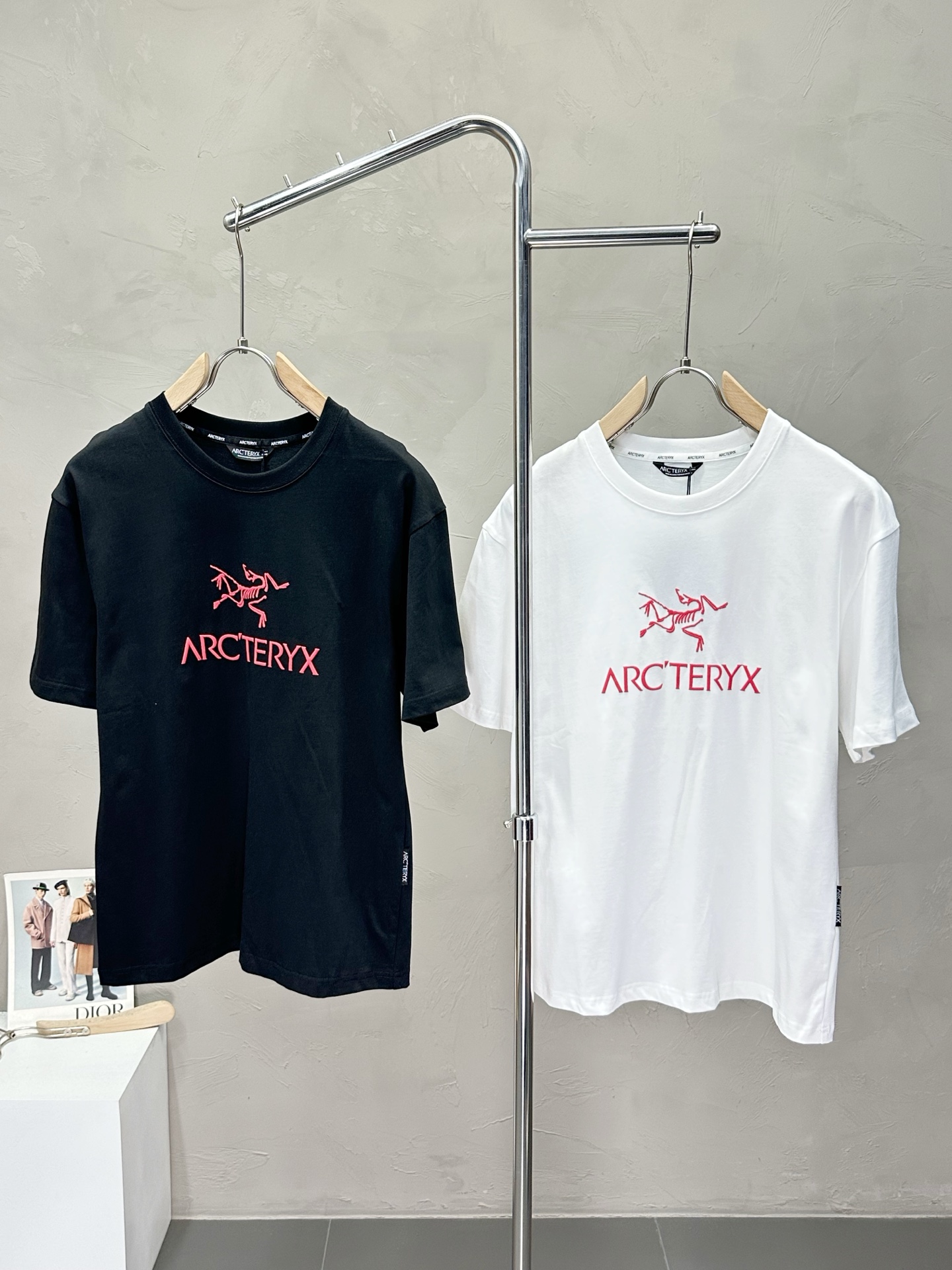 NO:439204,.Arc’teryx Archaeopteryx exclusively offers new original single men’s casual short sleeves, high-end customization, high-end version, fashionable and versatile imported fabric, super soft and delicate, skin-friendly and comfortable to wear, high-end boutique, OEM, fine-made top body, very good, men’s essential items, three standards, M-3XL, arc’teryx, T-shirt, alexander wang19860909.Arc’teryx始祖鸟独家专供新款原单男士休闲短袖 高端定制 高版本 时尚百搭爆款进口面料 手感超柔软细腻 穿着亲肤舒适 高端精品 代工厂精细做上身非常赞 男士必备单品 三标齐全 码数M-3XL,arc'teryx,T-shirt,alexander wang,Men's clothing