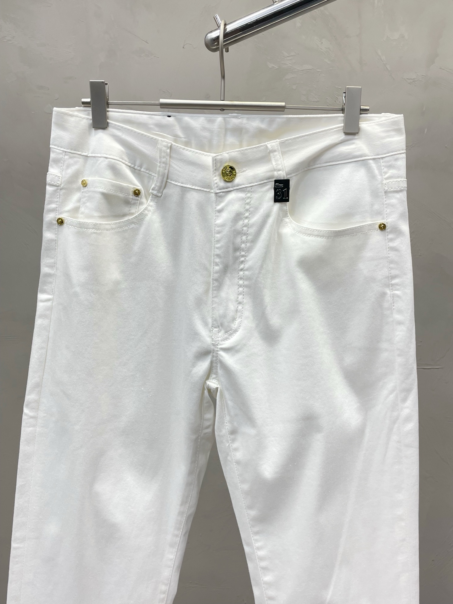 。Burberry巴宝莉💥独家专供新款休闲牛仔裤👖高端版本 专柜定制面料 透气舒适度高，细节无可挑剔，品
