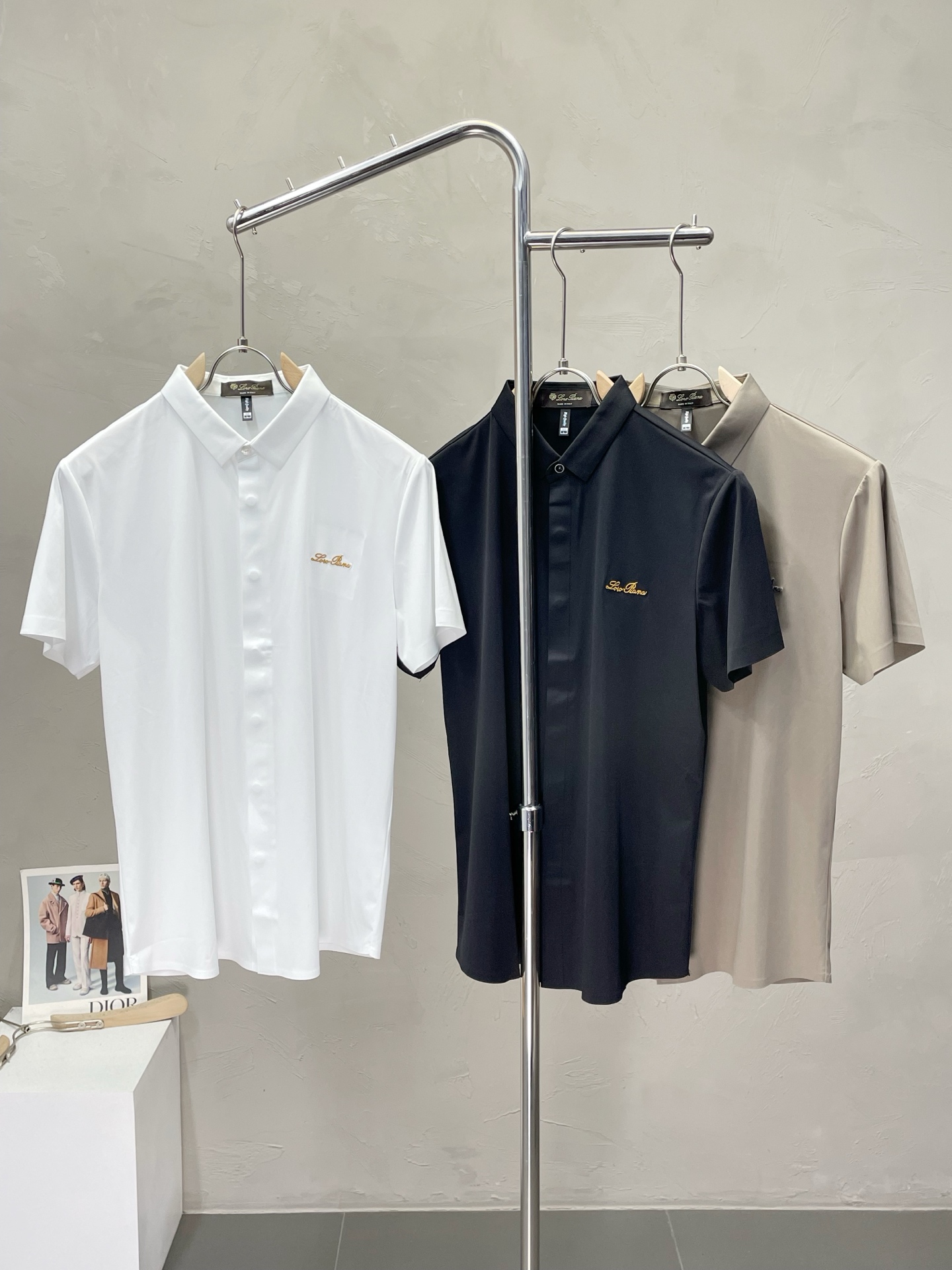 NO:451661,.LP-Loro Piana exclusively offers new spring and summer original single men's casual short sleeves, high-end customization, high-end version, fashionable and versatile imported fabric, super soft and delicate, skin-friendly and comfortable to wear, high-end boutique, OEM factory fine-made top body, very good, men's essential items, three standards, 48-58,,loro pigaana,loro pigaana,T-shirt,alexander wang19860909.LP-Loro Piana诺悠翩雅独家专供新款春夏原单男士休闲短袖 高端定制 高端版本 时尚百搭爆款进口面料 手感超柔软细腻 穿着亲肤舒适 高端精品 代工厂精细做上身非常赞 男士必备单品 三标齐全 码数48-58,,loro piana,loro piana,T-shirt,alexander wang,Men's clothing