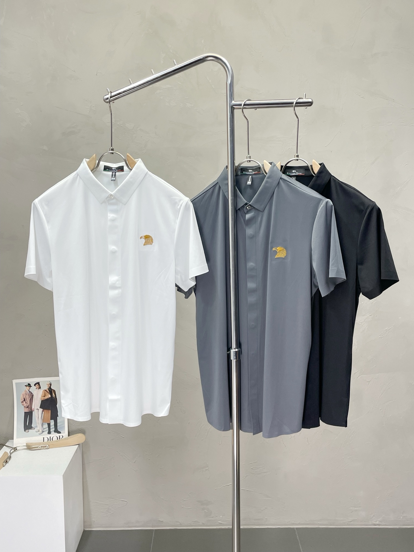 NO:451681,.Stefano Ricci exclusively provides new spring and summer original single men's casual short sleeves, high-end customization, high-end version, fashionable and versatile imported fabric, super soft and delicate, skin-friendly and comfortable to wear, high-end boutique, OEM factory fine-made top body, very good men's essential items, complete three standards, 48-58,,T-shirt,alexander wang19860909.Stefano Ricci史蒂芬独家专供新款春夏原单男士休闲短袖 高端定制 高端版本 时尚百搭爆款进口面料 手感超柔软细腻 穿着亲肤舒适 高端精品 代工厂精细做上身非常赞 男士必备单品 三标齐全 码数48-58,,T-shirt,alexander wang,Men's clothing