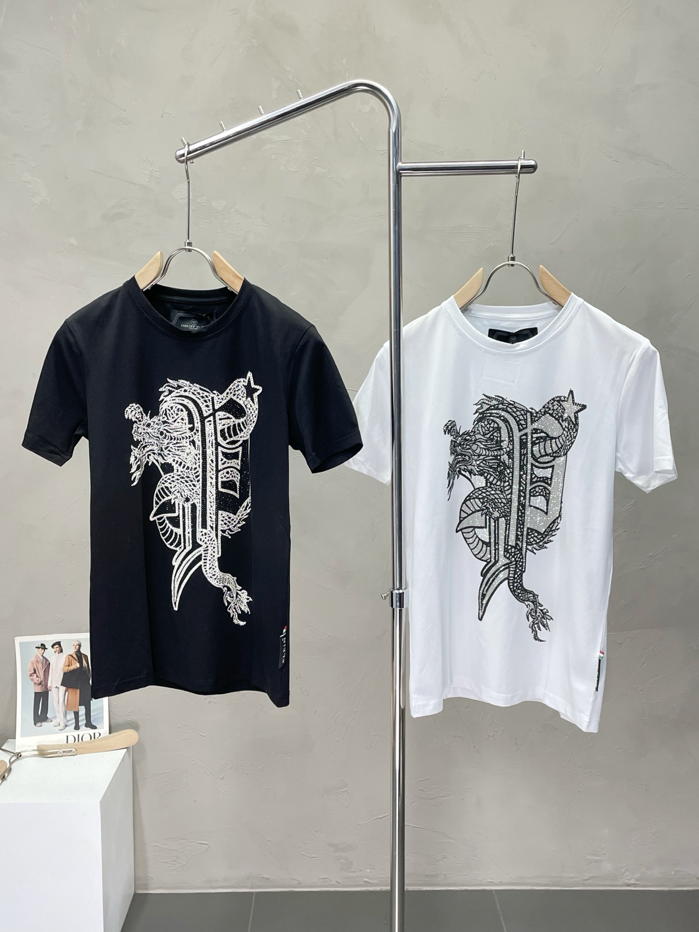 NO:451745,.PHILIPP PLEPN Philip PLEPN exclusively supplies new original single men's casual short sleeves, high-end customization, high-end version, fashionable and versatile imported fabric, super soft and delicate, skin-friendly and comfortable to wear, high-end boutique, OEM, fine production, very good for the top body, men's essential items, three standards, M-3XL,, PHILIPP PLEIN, T-shirt, alexander wang19860909.PHILIPP PLEPN菲利普·普莱茵独家专供新款原单男士休闲短袖 高端定制 高版本 时尚百搭爆款进口面料 手感超柔软细腻 穿着亲肤舒适 高端精品 代工厂精细做上身非常赞 男士必备单品 三标齐全 码数M-3XL,,PHILIPP PLEIN,T-shirt,alexander wang,Men's clothing