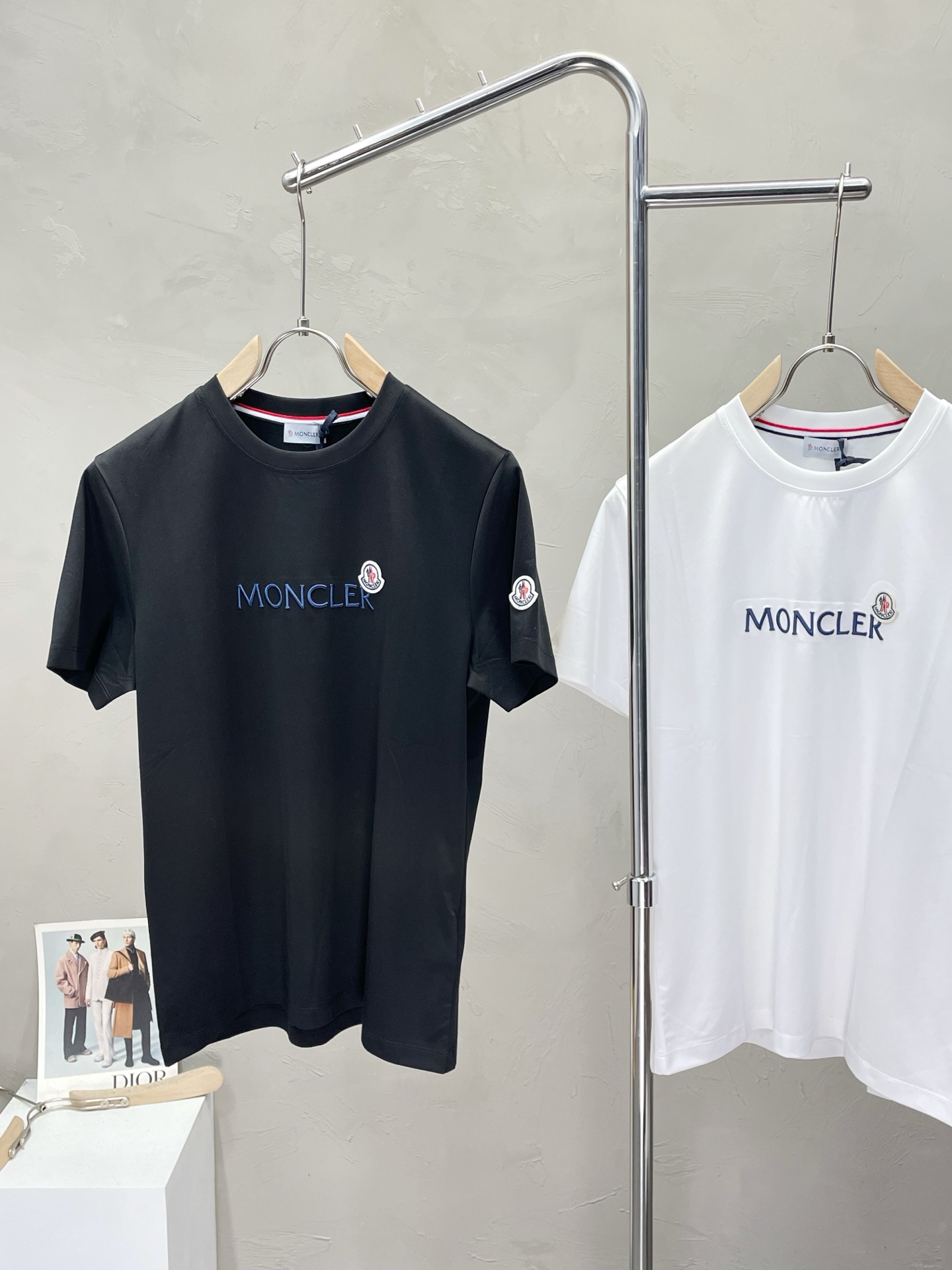 。Moncler蒙口💥独家专供新款男士休闲短袖 高端定制 高端版本 时尚百搭爆款⚠️⚠️✨✨进口面料 手