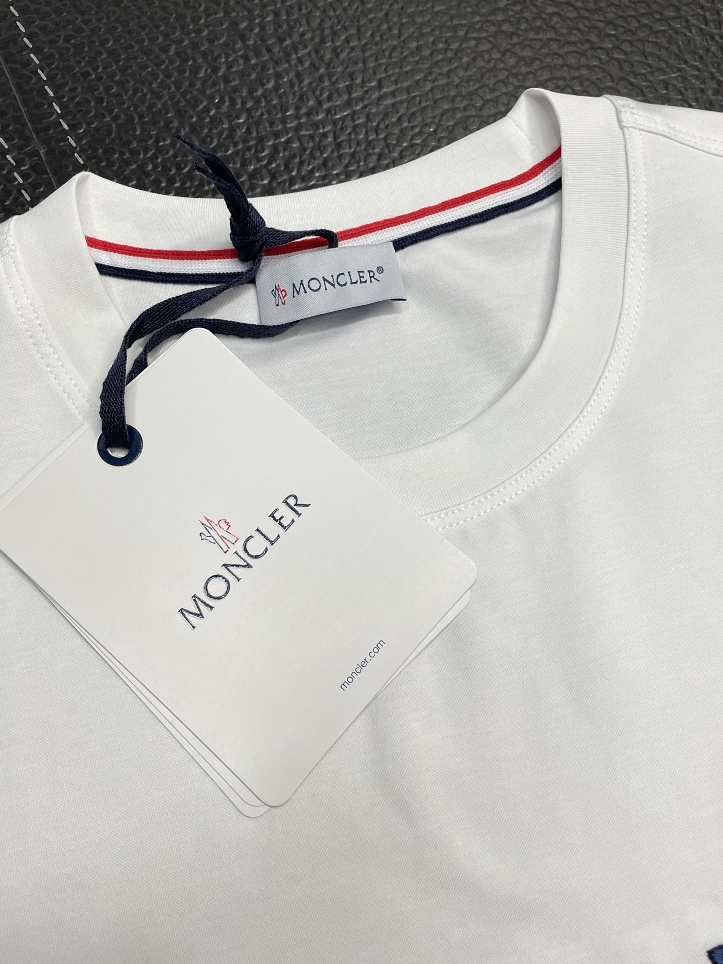 。Moncler蒙口💥独家专供新款男士休闲短袖 高端定制 高端版本 时尚百搭爆款⚠️⚠️✨✨进口面料 手