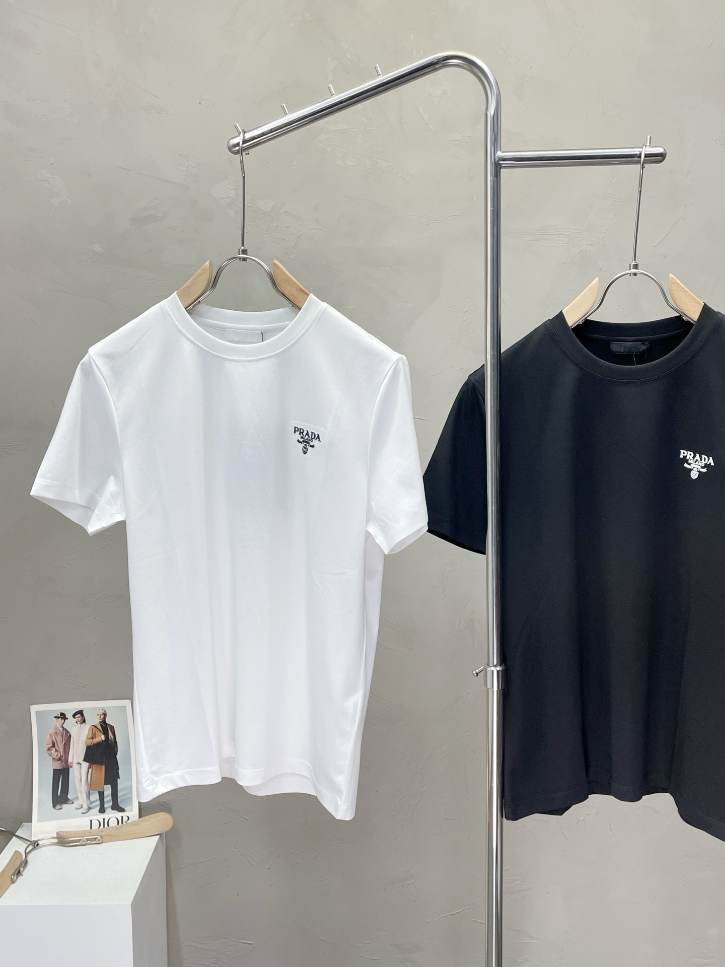 。Prada普拉达💥独家专供新款男士休闲短袖 高端定制 高端版本 时尚百搭爆款⚠️⚠️✨✨进口面料 手感