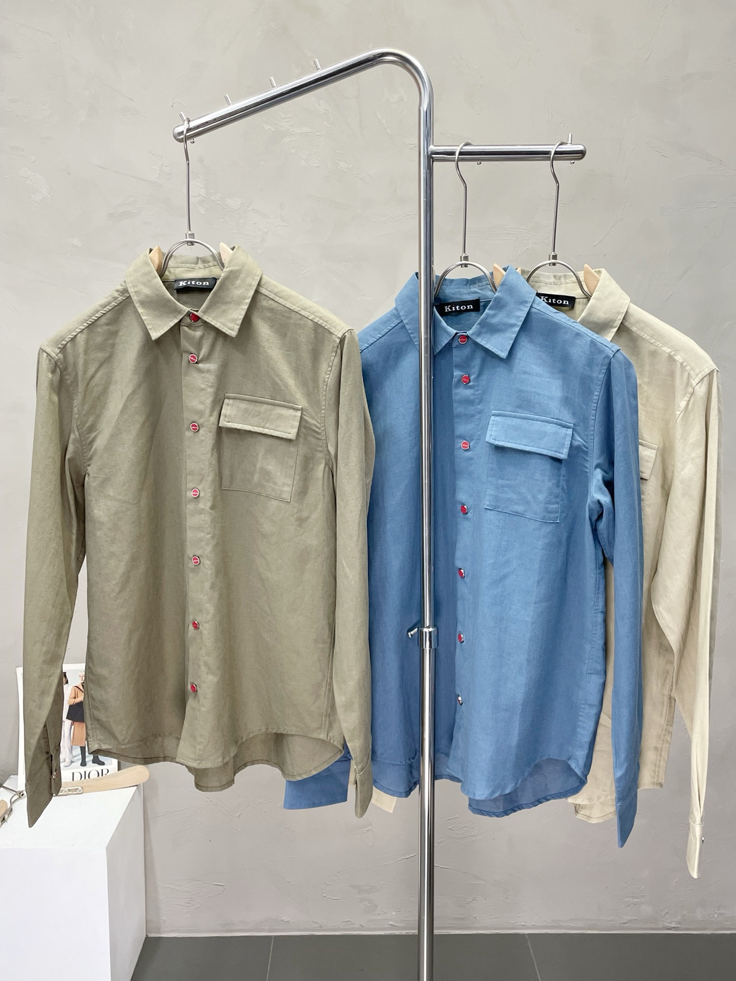 NO:426328,.KITON exclusively offers new original single men's casual spring and summer shirts, high-end customization, high-end version, fashionable and versatile imported linen fabric, super soft and delicate, skin-friendly and comfortable to wear, high-end boutique, OEM, fine-made, very good for the upper body, men's essential items, complete three standards, S-XL,,shirts,alexander wang19860909.KITON独家专供新款原单男士休闲春夏衬衫 高端定制 高端版本 时尚百搭爆款进口亚麻面料 手感超柔软细腻 穿着亲肤舒适 高端精品 代工厂精细做上身非常赞 男士必备单品 三标齐全 码数S-XL,,shirts,alexander wang,Men's clothing