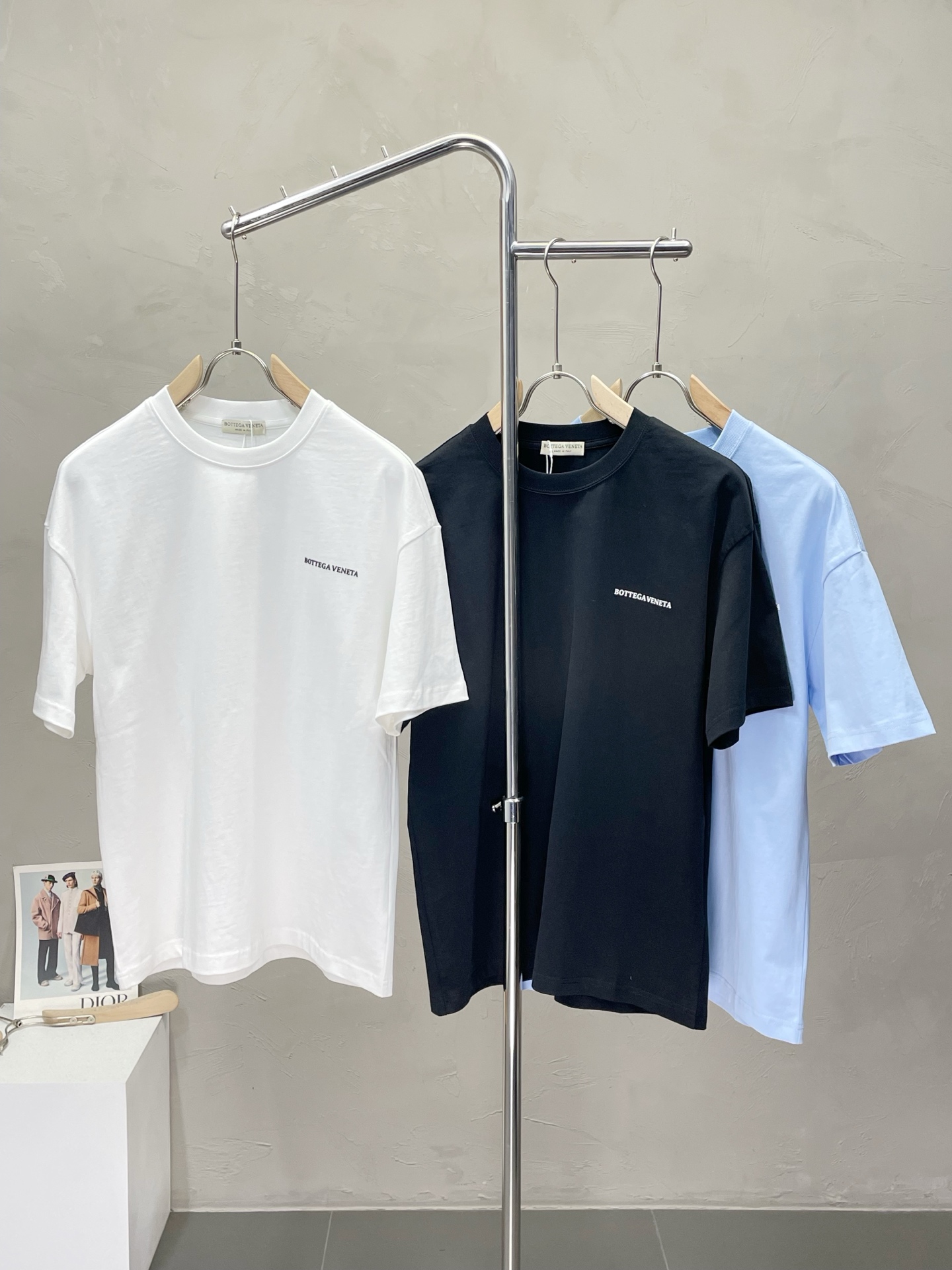 NO:422866,.Bottega Veneta Baodiejia BV exclusively provides new original single men's casual short sleeves, high-end customization, high-end version, fashionable and versatile imported fabric, super soft and delicate, skin-friendly and comfortable to wear, high-end boutique, OEM factory made the top body very good, men's essential items, three standards, 48-54,,bottega veneta,bottega veneta,bottega veneta,T-shirt,alexander wang19860909.Bottega Veneta葆蝶家BV独家专供新款原单男士休闲短袖 高端定制 高版本 时尚百搭爆款进口面料 手感超柔软细腻 穿着亲肤舒适 高端精品 代工厂精细做上身非常赞 男士必备单品 三标齐全 码数48-54,,bottega veneta,bottega veneta,bottega veneta,T-shirt,alexander wang,Men's clothing