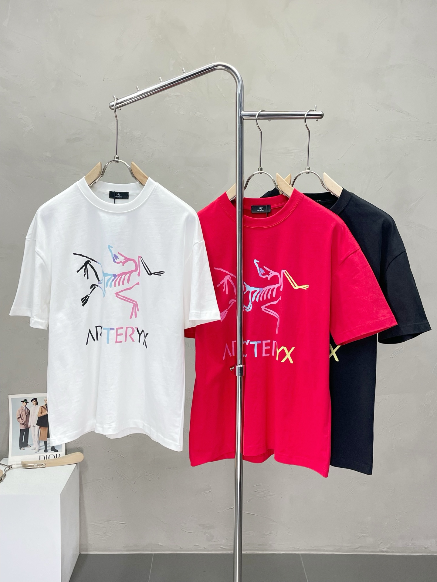 NO:426255,.Arc'teryx Archaeopteryx exclusively offers new original single men's casual short sleeves, high-end customization, high-end version, fashionable and versatile imported fabric, super soft and delicate, skin-friendly and comfortable to wear, high-end boutique, OEM, fine-made top body, very good, men's essential items, three standards, 48-54, arc'teryx, T-shirt, alexander wang19860909.Arc'teryx始祖鸟独家专供新款原单男士休闲短袖 高端定制 高版本 时尚百搭爆款进口面料 手感超柔软细腻 穿着亲肤舒适 高端精品 代工厂精细做上身非常赞 男士必备单品 三标齐全 码数48-54,arc'teryx,T-shirt,alexander wang,Men's clothing