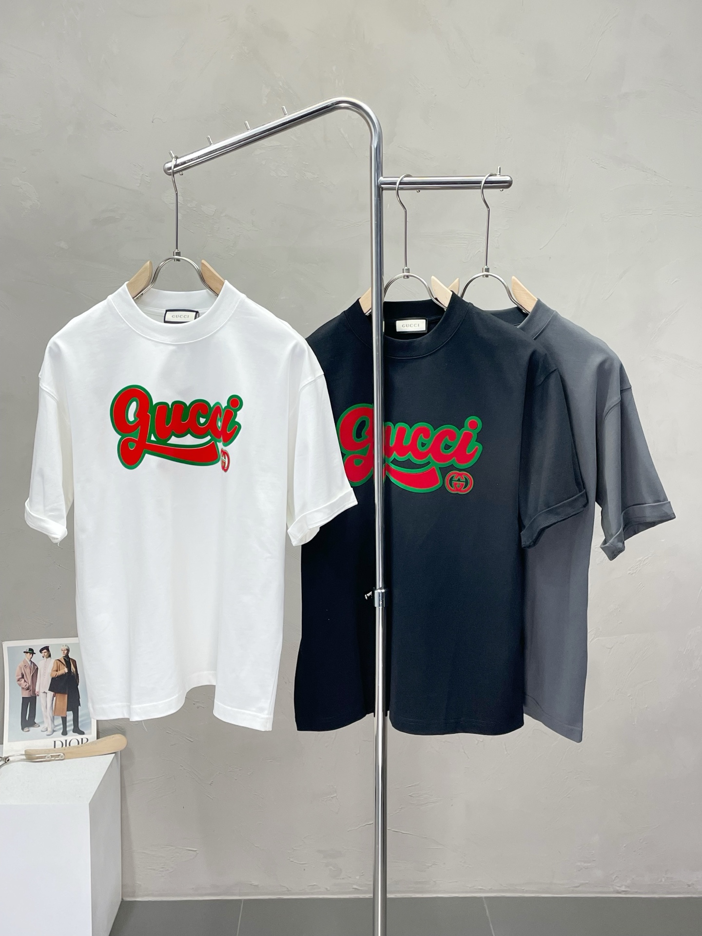 NO:428636,.Gucci exclusively offers new original single men's casual short sleeves, high-end customization, high-end version, fashionable and versatile imported fabric, super soft and delicate, skin-friendly and comfortable to wear, high-end boutique, OEM, fine production, very good for the upper body, men's essential items, complete three standards, S-3XL,,gucci,gucci, T-shirt, alexander wang19860909.Gucci古驰独家专供新款原单男士休闲短袖 高端定制 高端版本 时尚百搭爆款进口面料 手感超柔软细腻 穿着亲肤舒适 高端精品 代工厂精细做上身非常赞 男士必备单品 三标齐全 码数S-3XL,,gucci,gucci,T-shirt,alexander wang,Men's clothing