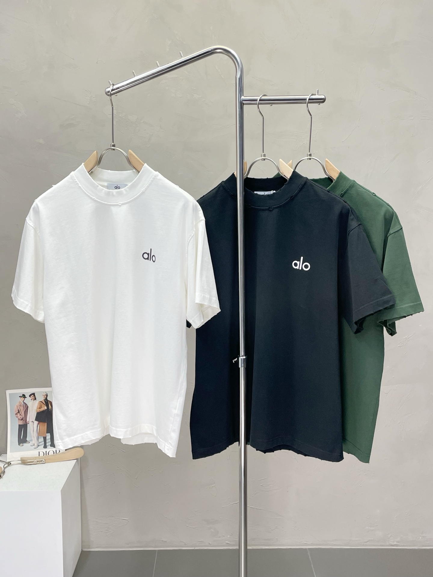 NO:447957,.Alo Yoga exclusively offers new original single men's casual short sleeves, high-end customization, high-end version, fashionable and versatile imported fabric, super soft and delicate, skin-friendly and comfortable to wear, high-end boutique, OEM, fine-made top body, very good, men's essential items, complete three standards, S-3XL, T-shirt, alexander wang19860909.Alo Yoga独家专供新款原单男士休闲短袖 高端定制 高端版本 时尚百搭爆款进口面料 手感超柔软细腻 穿着亲肤舒适 高端精品 代工厂精细做上身非常赞 男士必备单品 三标齐全 码数S-3XL,,T-shirt,alexander wang,Men's clothing