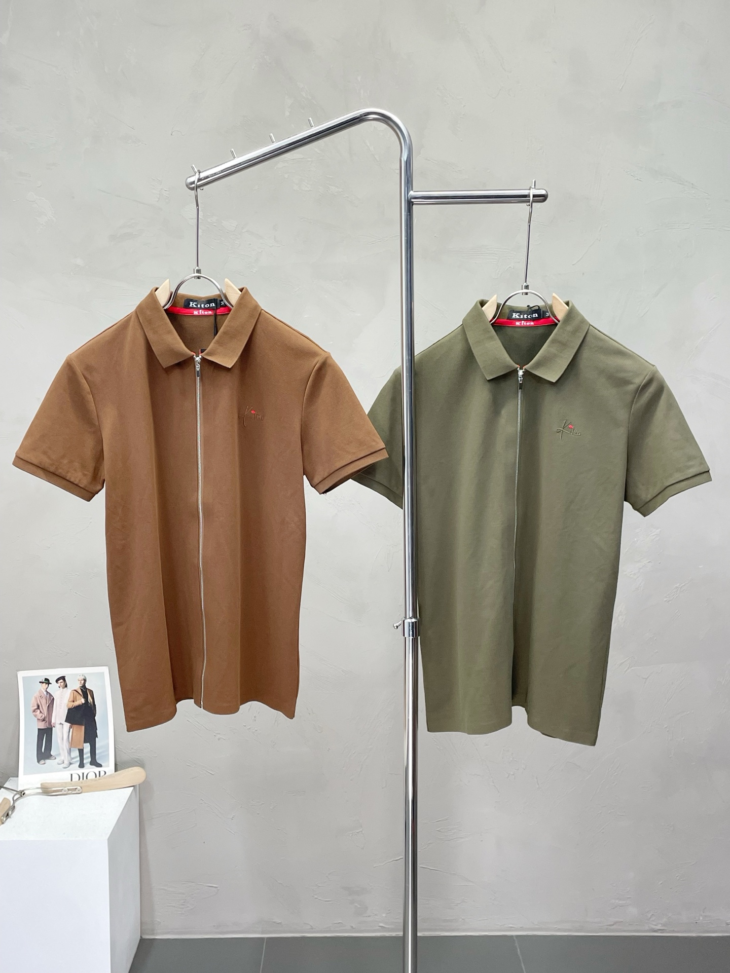 NO:428648,.KITON exclusively offers new original single men's casual short sleeves, high-end customization, high-end version, fashionable and versatile imported fabric, super soft and delicate, skin-friendly and comfortable to wear, high-end boutique, OEM, fine-made top body, very good, men's essential items, three standards, 48-58,,T-shirt,alexander wang19860909.KITON独家专供新款原单男士休闲短袖 高端定制 高端版本 时尚百搭爆款进口面料 手感超柔软细腻 穿着亲肤舒适 高端精品 代工厂精细做上身非常赞 男士必备单品 三标齐全 码数48-58,,T-shirt,alexander wang,Men's clothing