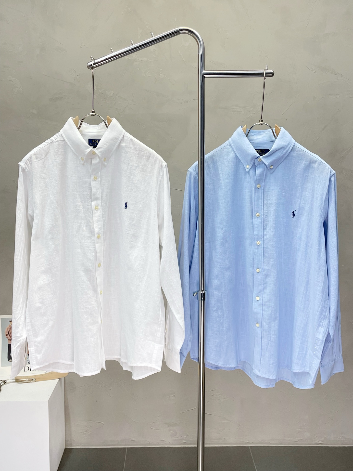 NO:439279,.Ralph Lauren exclusively offers new original single men's casual spring and autumn shirts. High-end customization. High-end version. Fashionable and versatile imported linen fabric. Super soft and delicate touch. Comfortable skin-friendly and comfortable to wear. High-end boutique. OEM is very good. Men's must-have items. Complete three standards. S-XL, loro piano, shirts, alexander wang.19860909.Ralph Lauren拉夫劳伦独家专供新款原单男士休闲春秋衬衫 高端定制 高端版本 时尚百搭爆款进口亚麻面料 手感超柔软细腻 穿着亲肤舒适 高端精品 代工厂精细做上身非常赞 男士必备单品 三标齐全 码数S-XL,,loro piana,shirts,alexander wang,Men's clothing