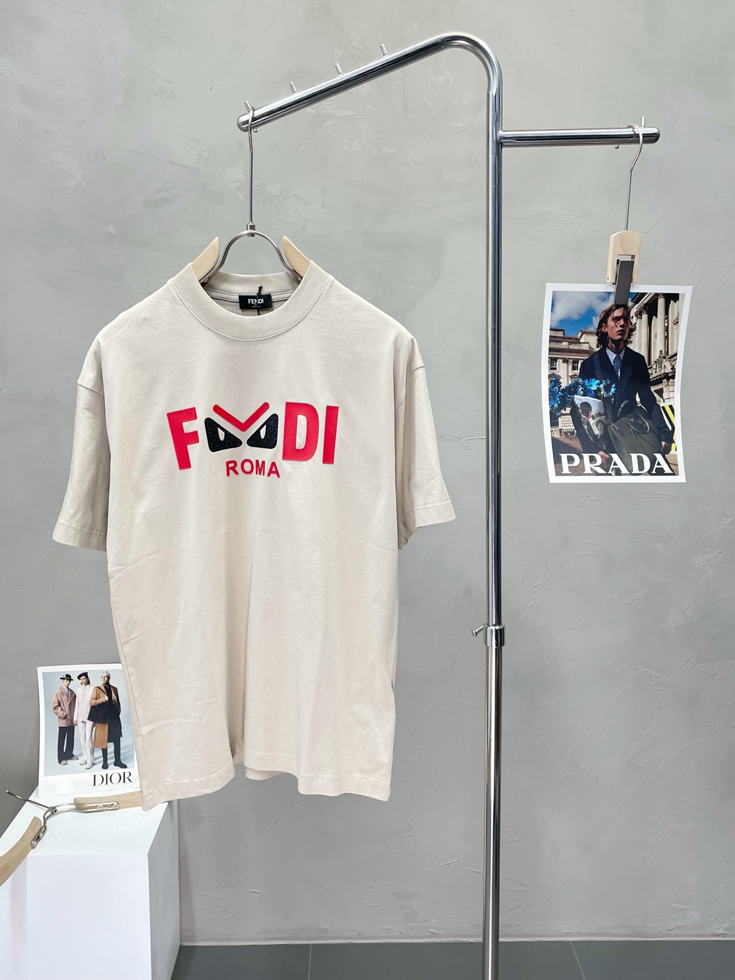 NO:451873,.FENDI exclusively offers new original single men's casual spring and summer short sleeves, high-end customization, high-end version, fashionable and versatile imported fabric, super soft and delicate, skin-friendly and comfortable to wear, high-end boutique, OEM, fine-made, very good for the upper body, men's essential items, three standards, 46-54,,fendi,fendi,T-shirt,alexander wang19860909.FENDI芬迪独家专供新款原单男士休闲春夏短袖 高端定制 高端版本 时尚百搭爆款进口面料 手感超柔软细腻 穿着亲肤舒适 高端精品 代工厂精细做上身非常赞 男士必备单品 三标齐全 码数46-54,,fendi,fendi,T-shirt,alexander wang,Men's clothing