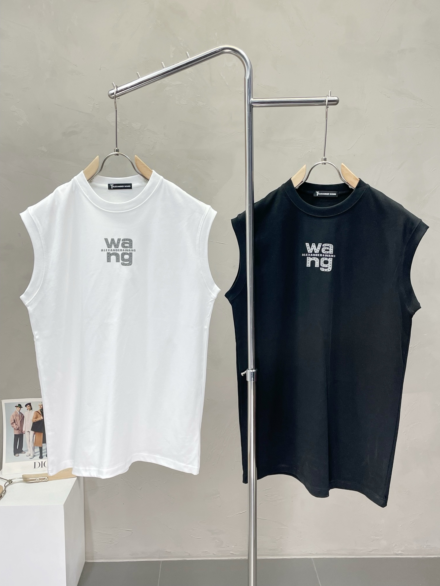 NO:451888,.Alexanderwang Alexanderwang exclusively offers new original single men's casual vest vest, high-end customization, high-version, fashionable and versatile imported fabric, super soft and delicate, skin-friendly and comfortable to wear, high-end boutique, OEM, fine-made top body, men's essential items, complete three standards, S-XL,,alexander wang,alexander wang19860909.Alexanderwang亚历山大王独家专供新款原单男士休闲坎肩背心 高端定制 高版本 时尚百搭爆款进口面料 手感超柔软细腻 穿着亲肤舒适 高端精品 代工厂精细做上身非常赞 男士必备单品 三标齐全 码数S-XL,,alexander wang,alexander wang,Men's clothing