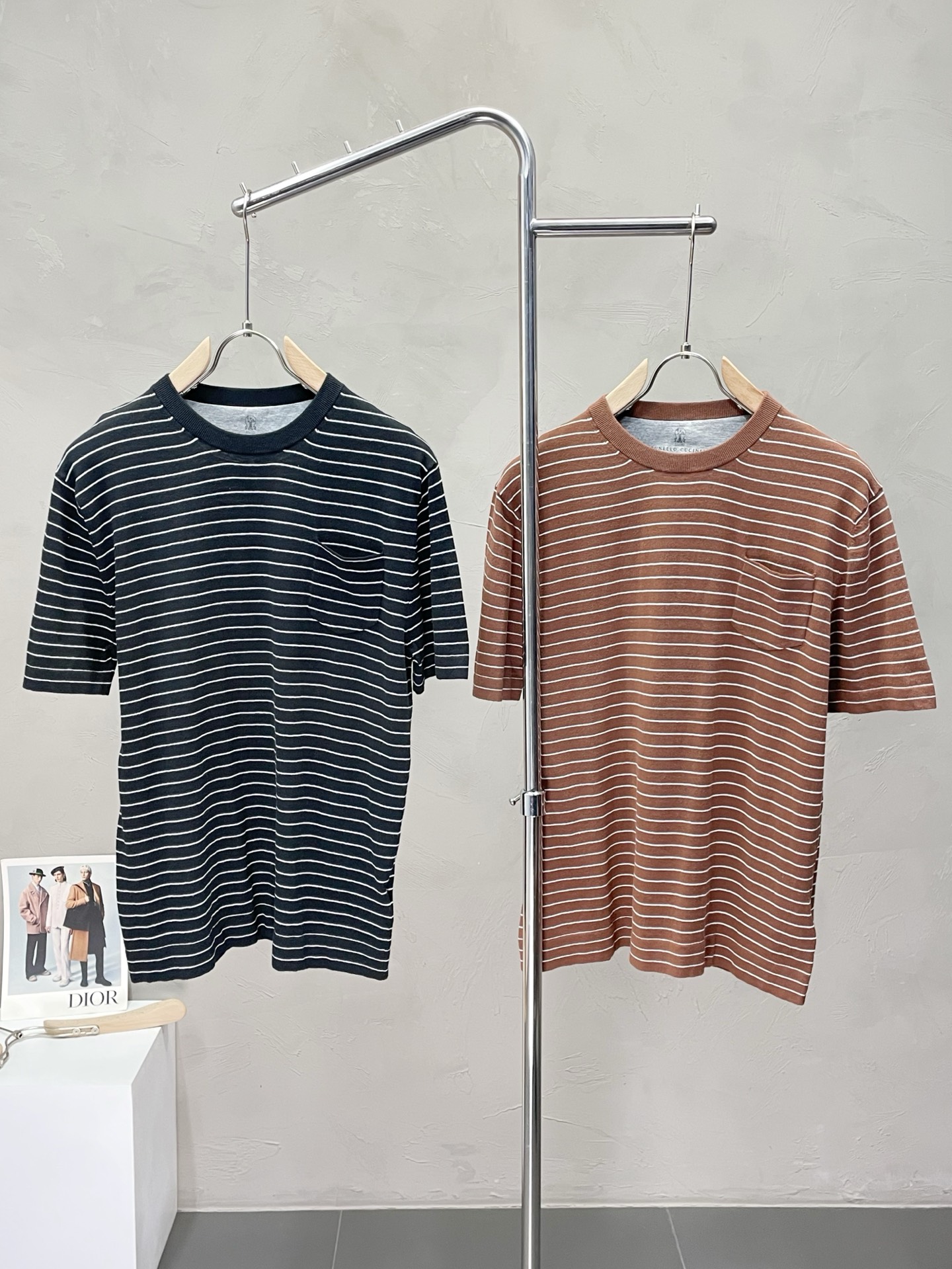 NO:439197,.BC-Brunello Cucinali exclusively offers new original single men's casual short sleeves, high-end customization, high-end version, fashionable and versatile imported fabric, super soft and delicate, skin-friendly and comfortable to wear, high-end boutique, OEM, fine-made top body, very good, men's essential items, three standards, complete code M-3XL,,brunello cucinelli,T-shirt,alexander wang19860909.BC-Brunello Cucinali布鲁内洛·库奇内利独家专供新款原单男士休闲短袖 高端定制 高端版本 时尚百搭爆款进口面料 手感超柔软细腻 穿着亲肤舒适 高端精品 代工厂精细做上身非常赞 男士必备单品 三标齐全 码数M-3XL,,brunello cucinelli,T-shirt,alexander wang,Men's clothing