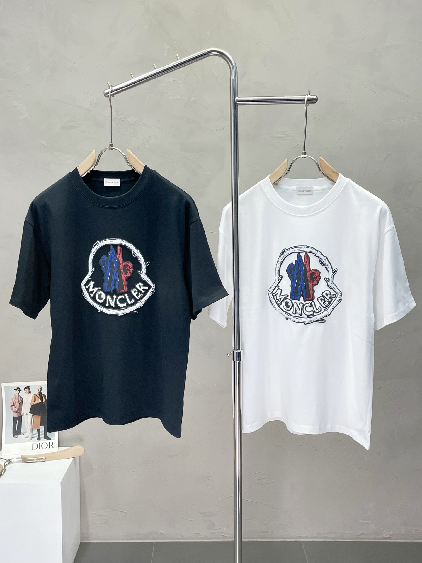 NO:451868,.Moncler mask exclusively provides new original single men's casual short sleeves, high-end customization, high-end version, fashionable and versatile imported fabric, super soft and delicate, skin-friendly and comfortable to wear, high-end boutique, OEM factory fine-made top body, very good men's essential items, three standards, S-2XL, Moncler, T-shirt, alexander wang19860909.Moncler蒙口独家专供新款原单男士休闲短袖 高端定制 高端版本 时尚百搭爆款进口面料 手感超柔软细腻 穿着亲肤舒适 高端精品 代工厂精细做上身非常赞 男士必备单品 三标齐全 码数S-2XL,,Moncler,T-shirt,alexander wang,Men's clothing