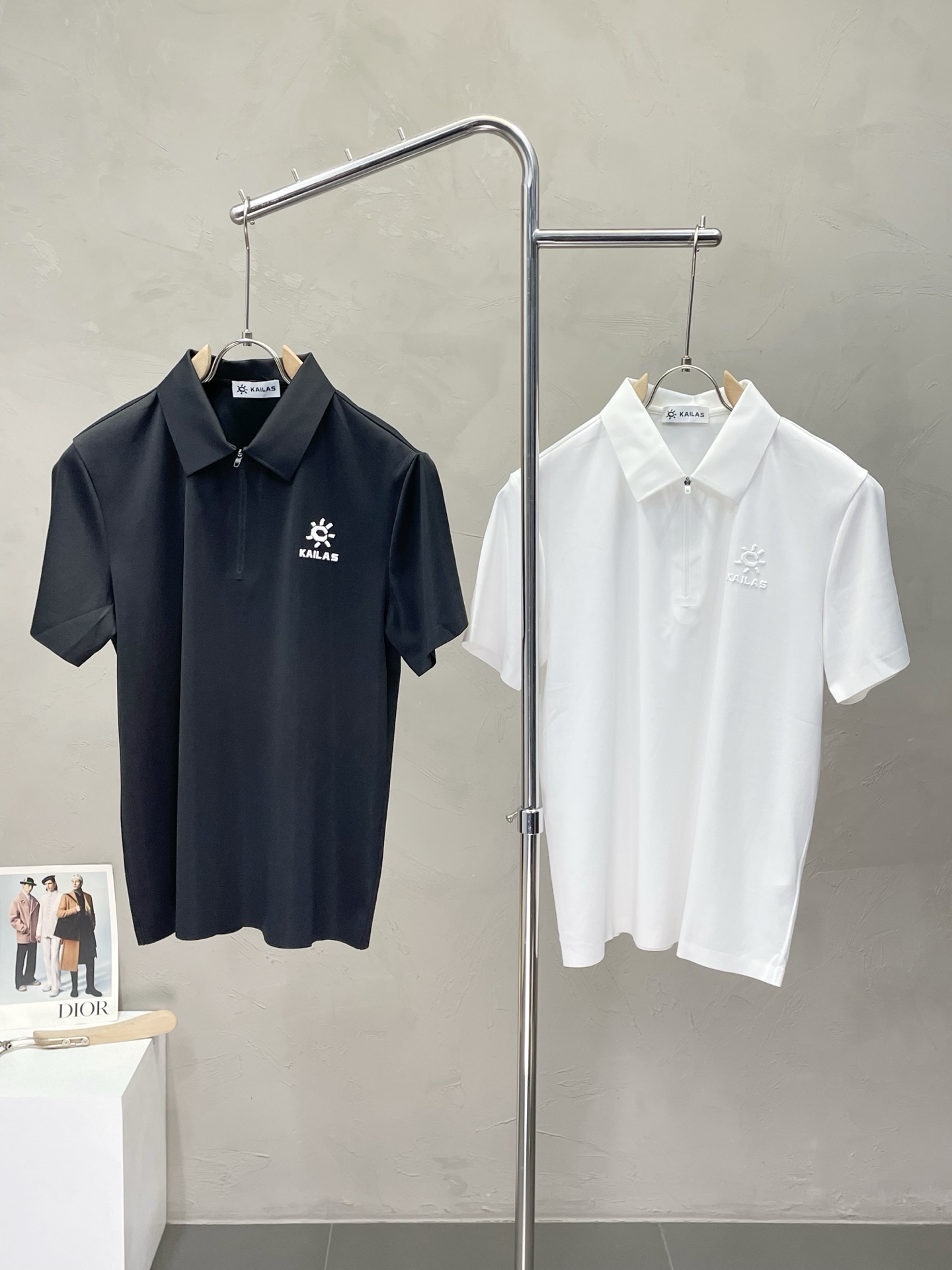 NO:451845,.KAILAS Kaileshi exclusively provides new original single men's casual short sleeves, high-end customization, high-end version, fashionable and versatile imported fabric, super soft and delicate, skin-friendly and comfortable to wear, high-end boutique, OEM, fine-made top body, very good, men's essential items, three standards, code number M-3XL,, T-shirt, alexander wang19860909.KAILAS凯乐石独家专供新款原单男士休闲短袖 高端定制 高端版本 时尚百搭爆款进口面料 手感超柔软细腻 穿着亲肤舒适 高端精品 代工厂精细做上身非常赞 男士必备单品 三标齐全 码数M-3XL,,T-shirt,alexander wang,Men's clothing