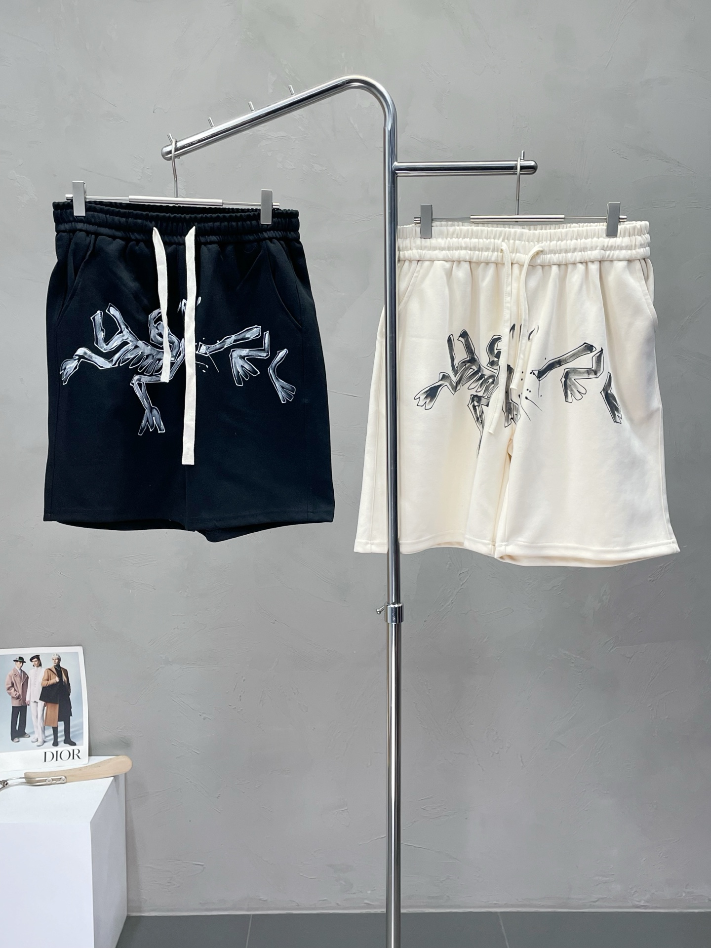 NO:451831,.Arc’teryx Archaeopteryx exclusively for new spring and summer casual shorts high-end version!  Customized fabrics for counters are breathable and comfortable, with impeccable details, and the brand element design concept reflects high quality. The feel is delicate and soft!  It is casually cut, with a great upper body style!  S-2XL, arc'teryx, shorts, alexander wang19860909.Arc’teryx始祖鸟独家专供新款春夏休闲短裤 高端版本！专柜定制面料 透气舒适度高,细节无可挑剔,品牌元素设计理念,体现高品质.手感细腻柔软！呈现休闲裁剪,上身版型超赞！码数S-2XL,arc'teryx,shorts,alexander wang,Men's clothing