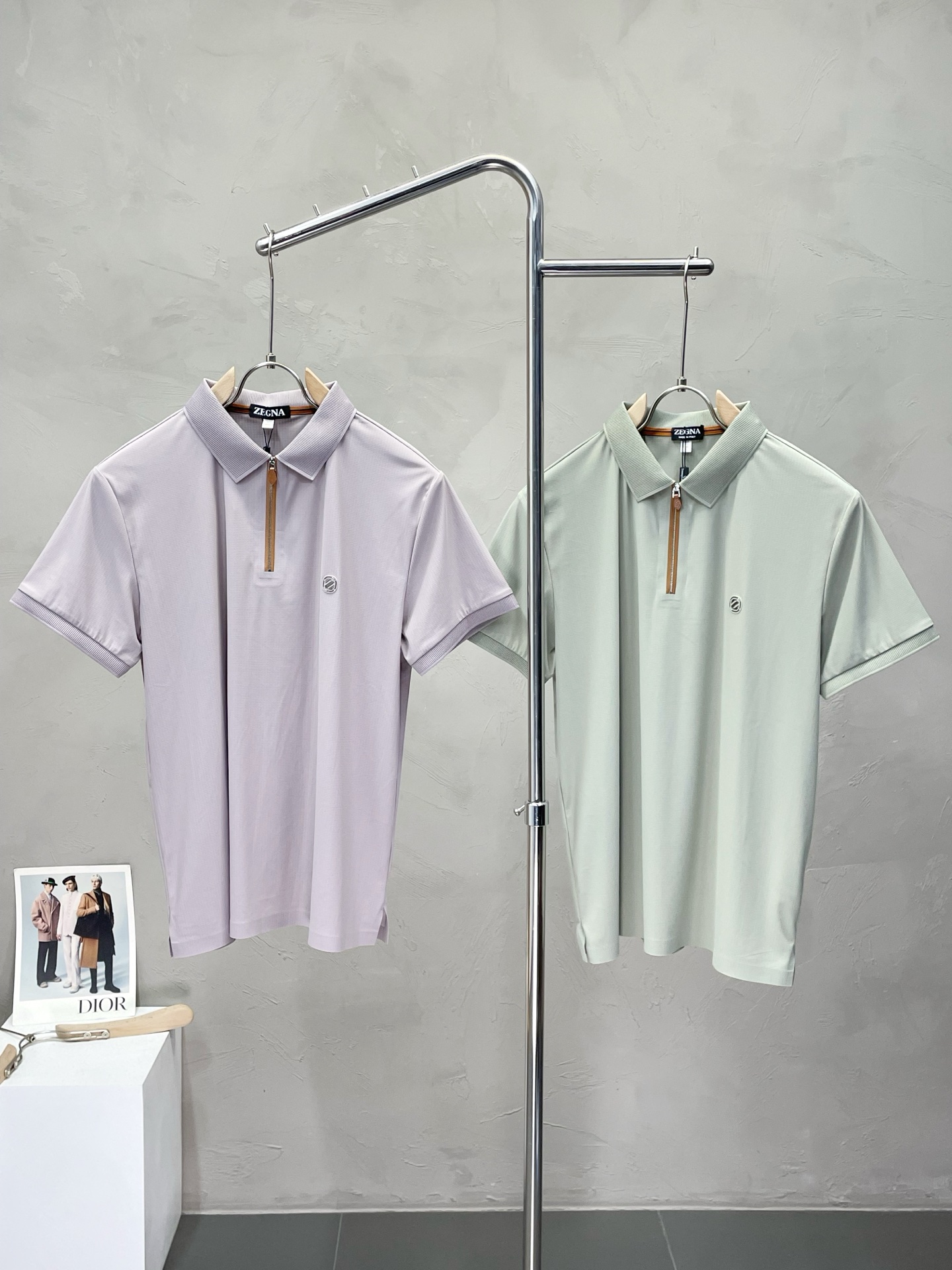 NO:445675,.ZEGNA exclusively offers new original single men's casual short sleeves, high-end customization, high-end version, fashionable and versatile imported fabric, super soft and delicate, skin-friendly and comfortable to wear, high-end boutique, OEM, fine production, very good for the upper body, men's essential items, complete three standards, code number M-3XL,,zegna, T-shirt, alexander wang19860909.ZEGNA杰尼亚独家专供新款原单男士休闲短袖 高端定制 高版本 时尚百搭爆款进口面料 手感超柔软细腻 穿着亲肤舒适 高端精品 代工厂精细做上身非常赞 男士必备单品 三标齐全 码数M-3XL,,zegna,T-shirt,alexander wang,Men's clothing