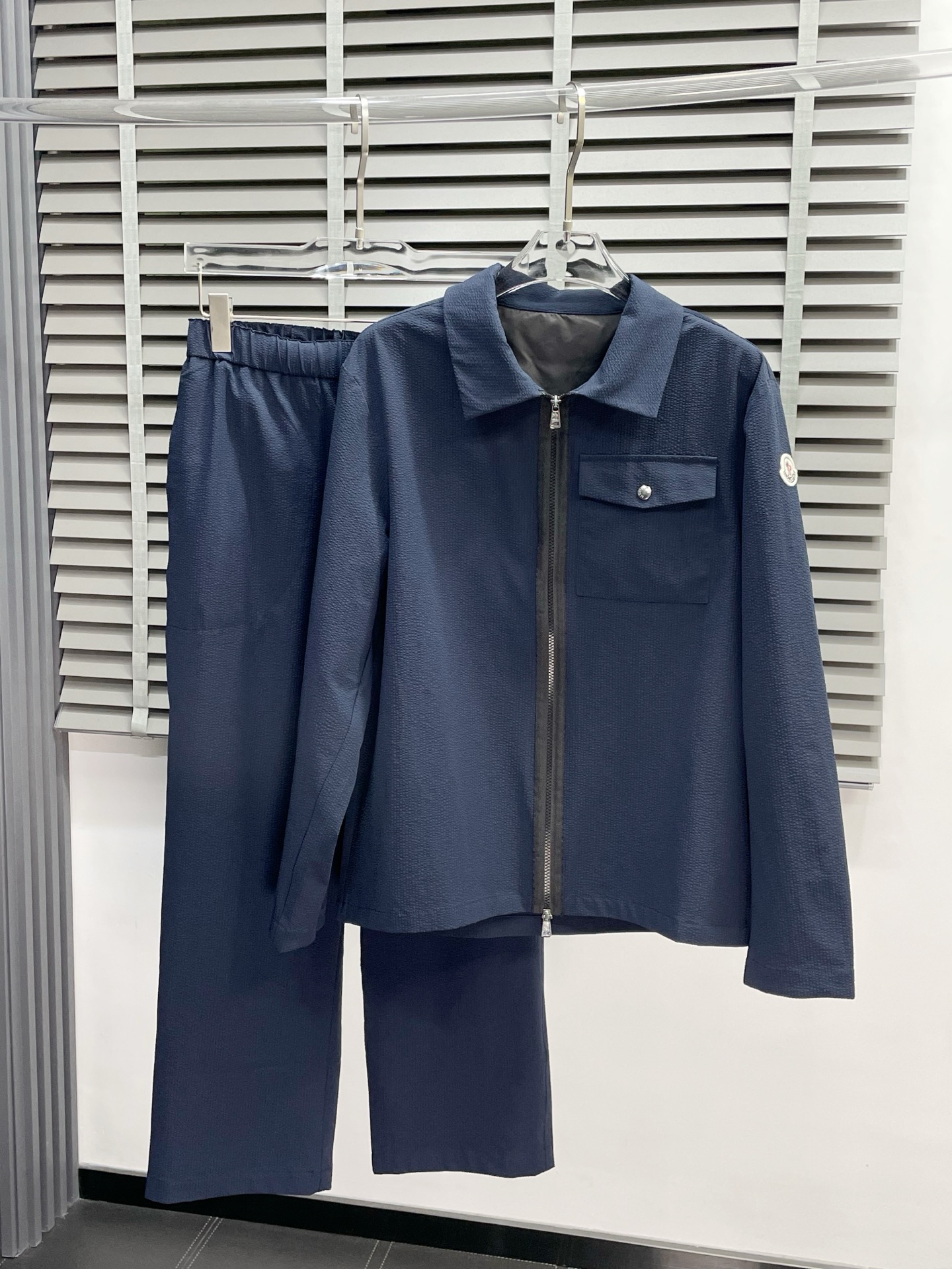 NO:471100,Tops and trousers 280. Moncler masks are exclusively available for the new counters with the same spring and summer suit, breathable, comfortable and casual!  Full of high-end feeling!  The details are exquisite and high-end, and the workmanship is impeccable!  The original high-end bubble wrinkle fabric looks high-end!  The fabric is soft, delicate and comfortable, moisture absorption, quick drying, breathable, neat and stylish. The top size is 1-4. The pants size is S-XL, Moncler, alexander wang19860909上衣、长裤280.Moncler蒙口独家专供新款专柜同款春夏套装,透气舒适休闲！高级感满满！细节精致高档,做工无可挑剔！原版高端泡泡皱面料很显高级！面料柔软细腻舒适 吸湿速干透气,利落有型.上衣码数1-4.裤子码数S-XL,,Moncler,alexander wang,Men's clothing