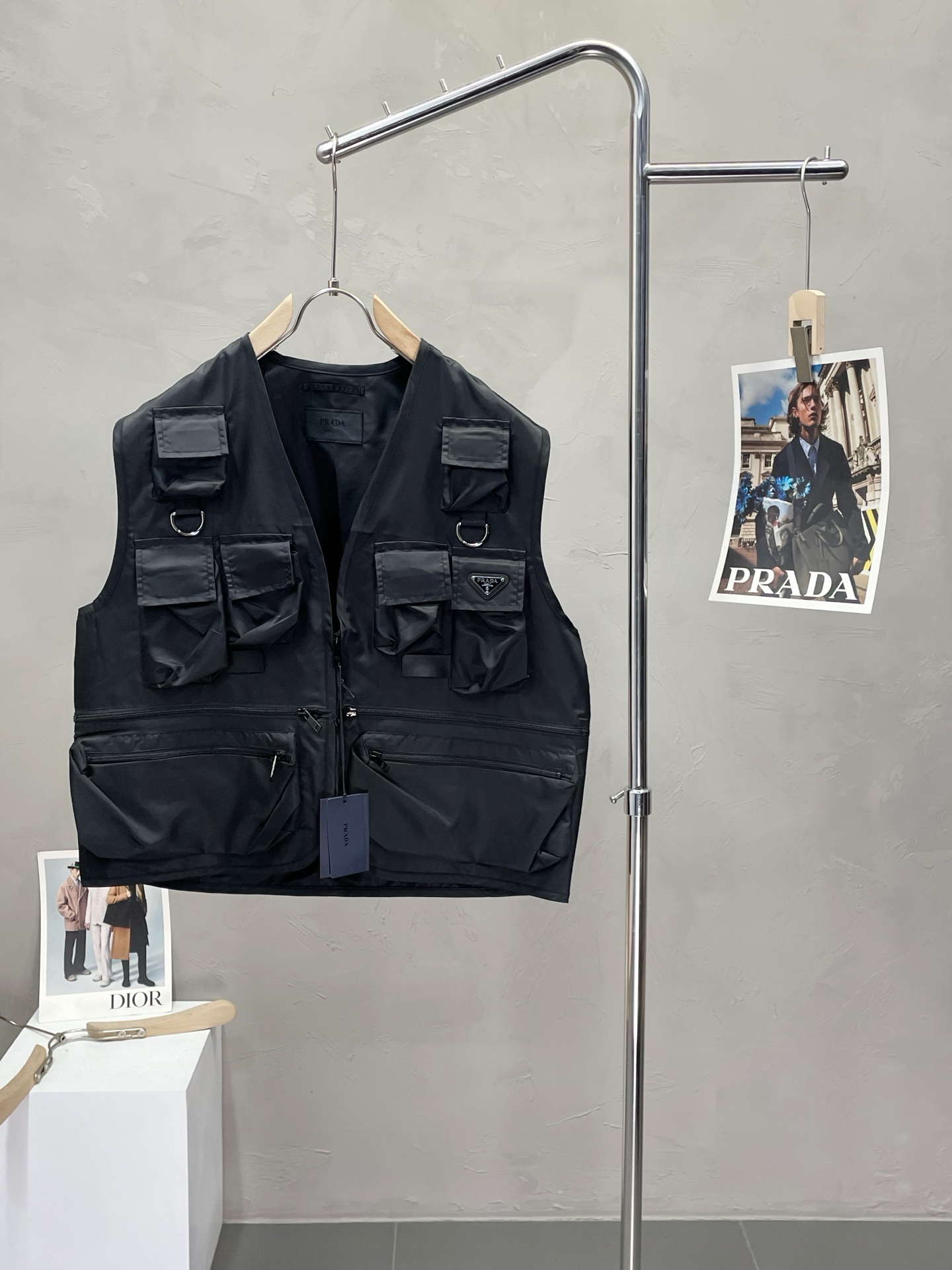 NO:451674,.Moncler mask exclusively provides new original single men's casual work nylon vest, high-end customization, high-end version, fashionable and versatile imported fabric, super soft and delicate, skin-friendly and comfortable to wear, high-end boutique, OEM factory fine-made top body very good, men's essential items, complete three standards, S-L, Moncler, alexander wang19860909.Moncler蒙口独家专供新款原单男士休闲工装尼龙马甲 高端定制 高端版本 时尚百搭爆款进口面料 手感超柔软细腻 穿着亲肤舒适 高端精品 代工厂精细做上身非常赞 男士必备单品 三标齐全 码数S-L,,Moncler,alexander wang,Men's clothing