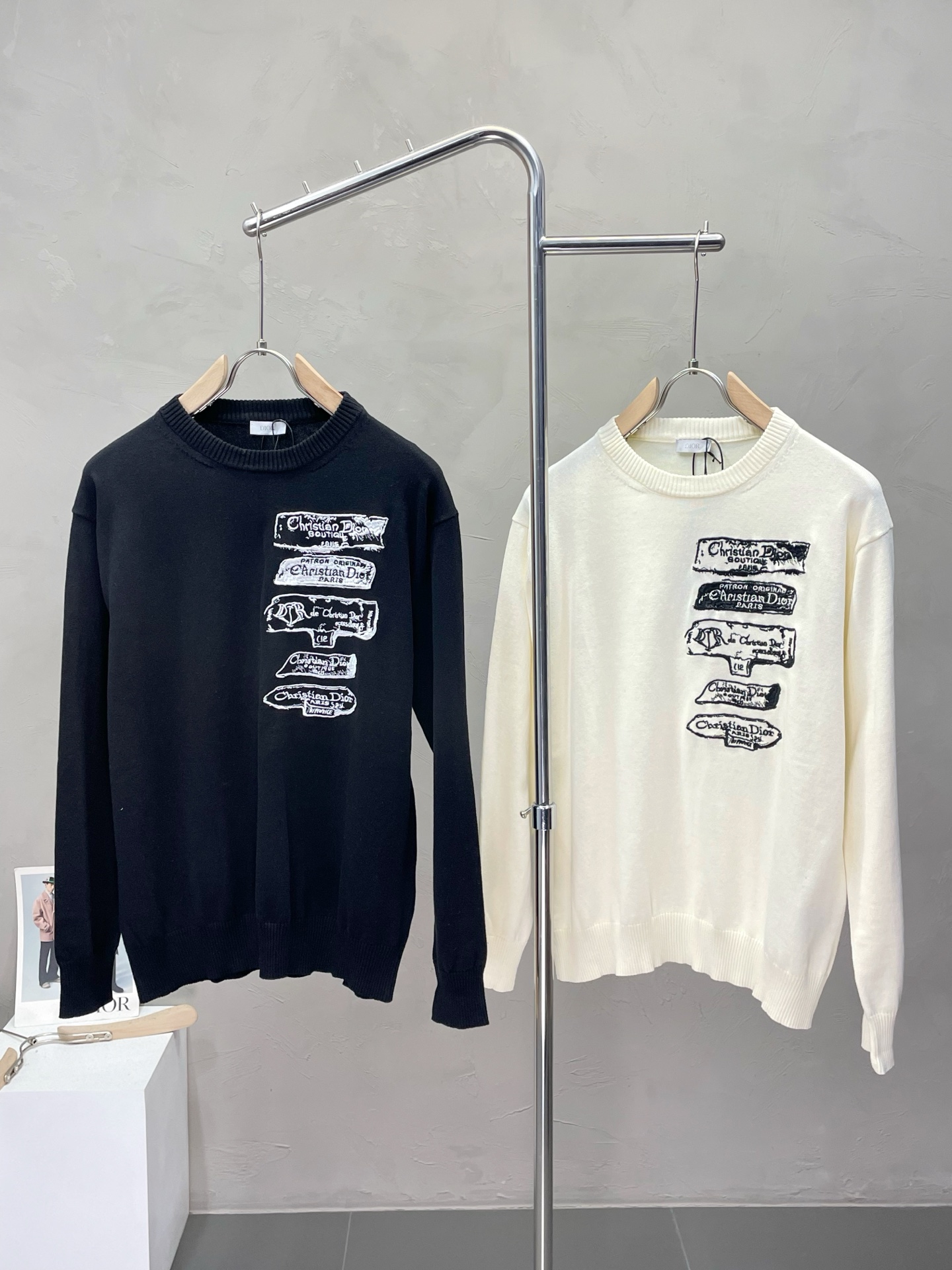 NO:451654,.Dior exclusively offers new original single men's casual autumn and winter sweater, high-end customization, high-end version, fashionable and versatile imported fabric, super soft and delicate, warm and comfortable, skin-friendly and comfortable to wear, high-end boutique, OEM, fine-made, very good for men's essential items, complete three standards, S-XL,,dior,dior,sweaters,alexander wang19860909.Dior迪奥独家专供新款原单男士休闲秋冬毛衣 高端定制 高端版本 时尚百搭爆款进口面料 手感超柔软细腻 保暖舒适 穿着亲肤舒适 高端精品 代工厂精细做上身非常赞 男士必备单品 三标齐全 码数S-XL,,dior,dior,sweaters,alexander wang,Men's clothing