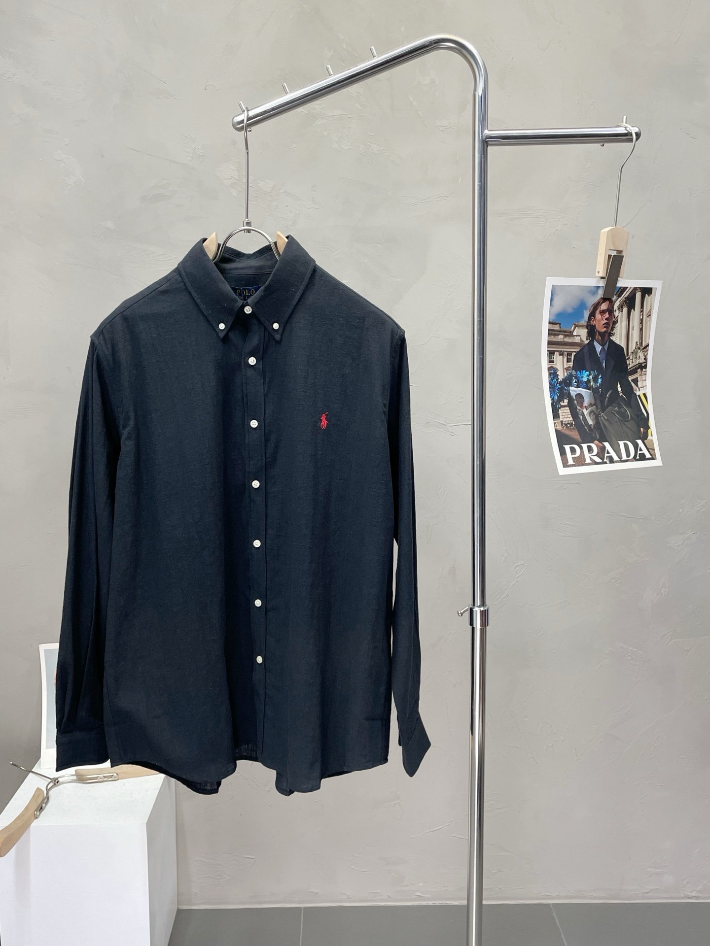 NO:473631,.Ralph Lauren exclusively offers new men's casual long-sleeved shirts. High-end customization. High-end version. Fashionable and versatile imported fabrics. Super soft and delicate touch. Comfortable skin-friendly and comfortable. High-end boutique. OEM is very good for fine production. Men's essential items. Complete three standards. Number of 46-52. Loro piano, shirts, alexander wang.19860909.Ralph Lauren拉夫劳伦独家专供新款男士休闲长袖衬衫 高端定制 高端版本 时尚百搭爆款进口面料 手感超柔软细腻 穿着亲肤舒适 高端精品 代工厂精细做上身非常赞 男士必备单品 三标齐全 码数46-52,,loro piana,shirts,alexander wang,Men's clothing