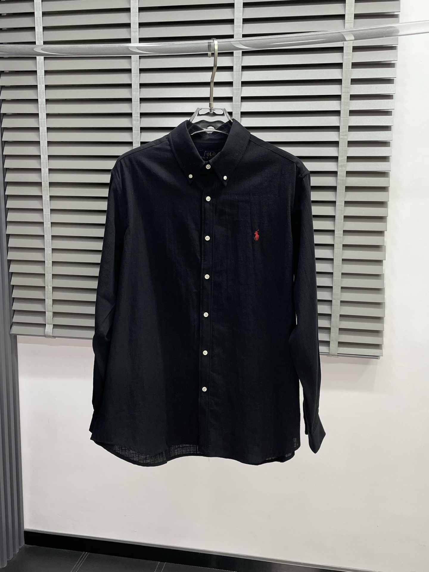 NO:476231,.Ralph Lauren exclusively offers new men's casual long-sleeved shirts. High-end customization. High-end version. Fashionable and versatile imported fabrics. Super soft and delicate touch. Comfortable skin-friendly and comfortable. High-end boutique. OEM is very good for fine production. Men's essential items. Complete three standards. Number of 46-52. Loro piano, shirts, alexander wang.19860909.Ralph Lauren拉夫劳伦独家专供新款男士休闲长袖衬衫 高端定制 高端版本 时尚百搭爆款进口面料 手感超柔软细腻 穿着亲肤舒适 高端精品 代工厂精细做上身非常赞 男士必备单品 三标齐全 码数46-52,,loro piana,shirts,alexander wang,Men's clothing