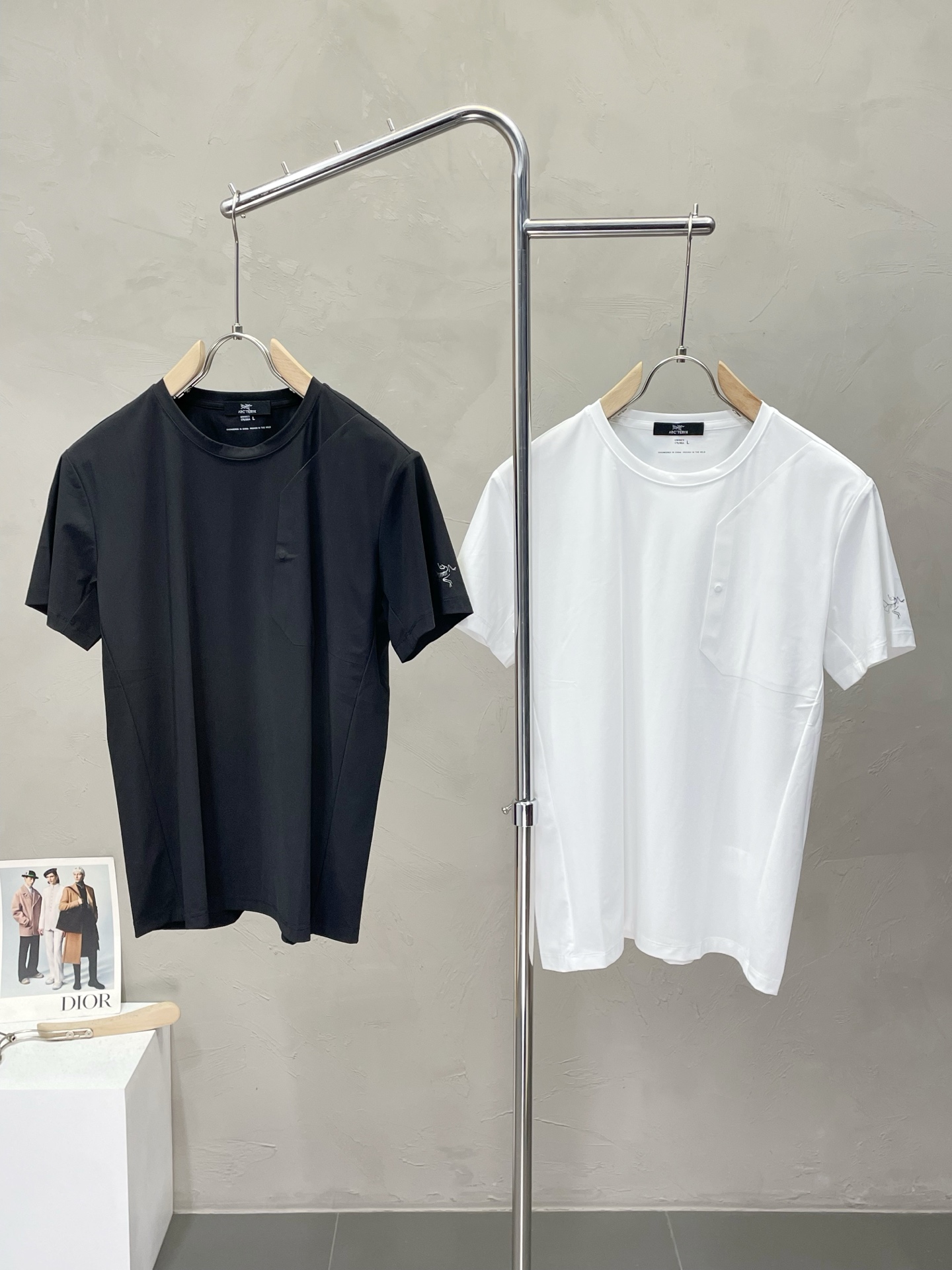 NO:473614,.Arc’teryx Archaeopteryx exclusively offers new original single men’s casual short sleeves, high-end customization, high-end version, fashionable and versatile imported fabric, super soft and delicate, skin-friendly and comfortable to wear, high-end boutique, OEM, fine-made, very good for the upper body, men’s essential items, complete three standards, code number L-3XL, arc’teryx, T-shirt, alexander wang19860909.Arc’teryx始祖鸟独家专供新款原单男士休闲短袖 高端定制 高端版本 时尚百搭爆款进口面料 手感超柔软细腻 穿着亲肤舒适 高端精品 代工厂精细做上身非常赞 男士必备单品 三标齐全 码数L-3XL,arc'teryx,T-shirt,alexander wang,Men's clothing