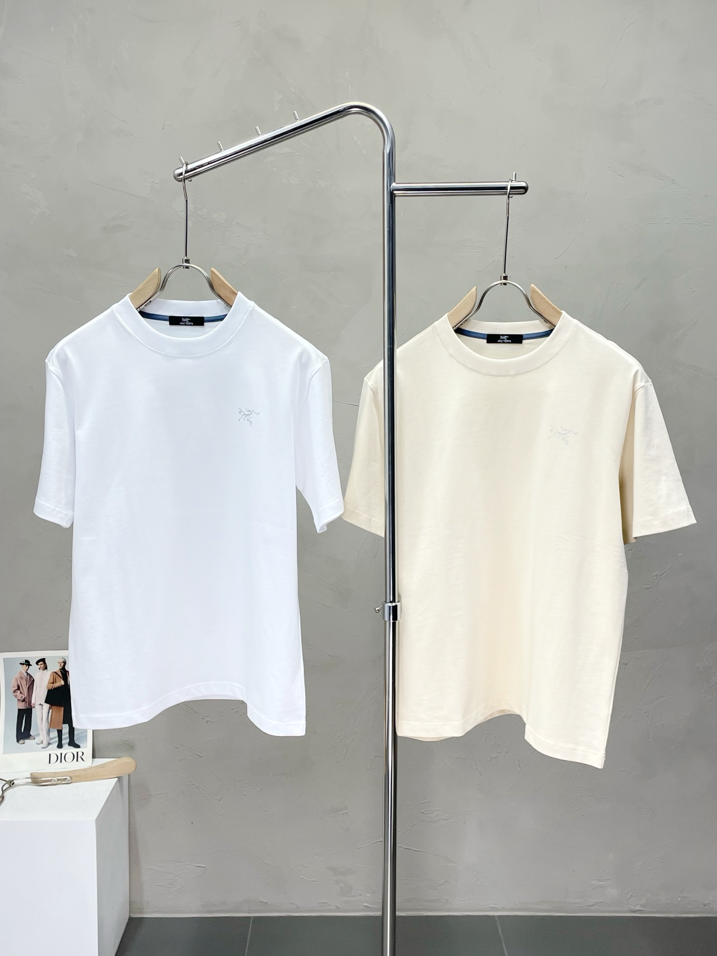 NO:473599,.Arc’teryx Archaeopteryx exclusively offers new original single men’s casual short sleeves, high-end customization, high-end version, fashionable and versatile imported fabric, super soft and delicate, skin-friendly and comfortable to wear, high-end boutique, OEM, fine-made, very good for the upper body, men’s essential items, complete three standards, code number L-3XL, arc’teryx, T-shirt, alexander wang19860909.Arc’teryx始祖鸟独家专供新款原单男士休闲短袖 高端定制 高端版本 时尚百搭爆款进口面料 手感超柔软细腻 穿着亲肤舒适 高端精品 代工厂精细做上身非常赞 男士必备单品 三标齐全 码数L-3XL,arc'teryx,T-shirt,alexander wang,Men's clothing