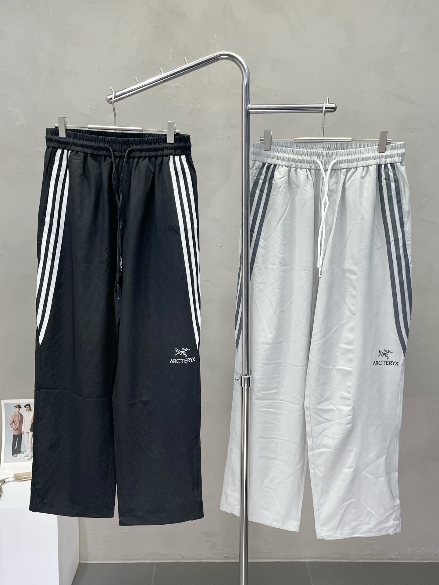 NO:457189,.Arc’teryx Archaeopteryx exclusively offers new spring and summer casual pants, high-end version!  Customized fabrics for counters are breathable and comfortable, with impeccable details, and the brand element design concept reflects high quality. The feel is delicate and soft!  It is casually cut, with a great upper body style!  Code number L-4XL, arc'teryx,alexander wang19860909.Arc’teryx始祖鸟独家专供新款春夏休闲裤 高端版本！专柜定制面料 透气舒适度高,细节无可挑剔,品牌元素设计理念,体现高品质.手感细腻柔软！呈现休闲裁剪,上身版型超赞！码数L-4XL,arc'teryx,alexander wang,Men's clothing