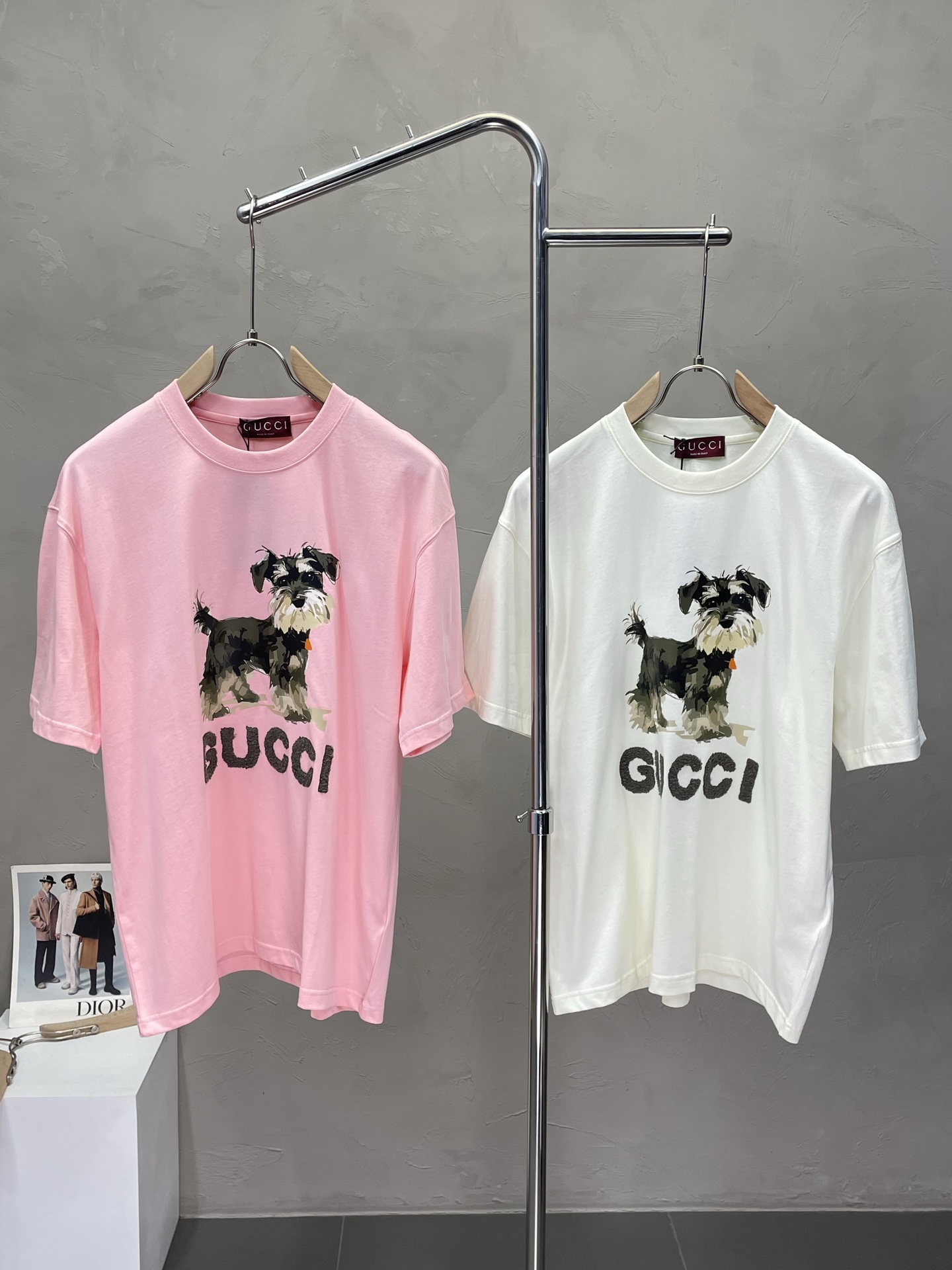 NO:457190,.Gucci exclusively offers new original single men's casual short sleeves, high-end customization, high-end version, fashionable and versatile imported fabric, super soft and delicate, skin-friendly and comfortable to wear, high-end boutique, OEM, fine production, very good for the upper body, men's essential items, complete three standards, S-3XL,,gucci,gucci, T-shirt, alexander wang19860909.Gucci古驰独家专供新款原单男士休闲短袖 高端定制 高端版本 时尚百搭爆款进口面料 手感超柔软细腻 穿着亲肤舒适 高端精品 代工厂精细做上身非常赞 男士必备单品 三标齐全 码数S-3XL,,gucci,gucci,T-shirt,alexander wang,Men's clothing