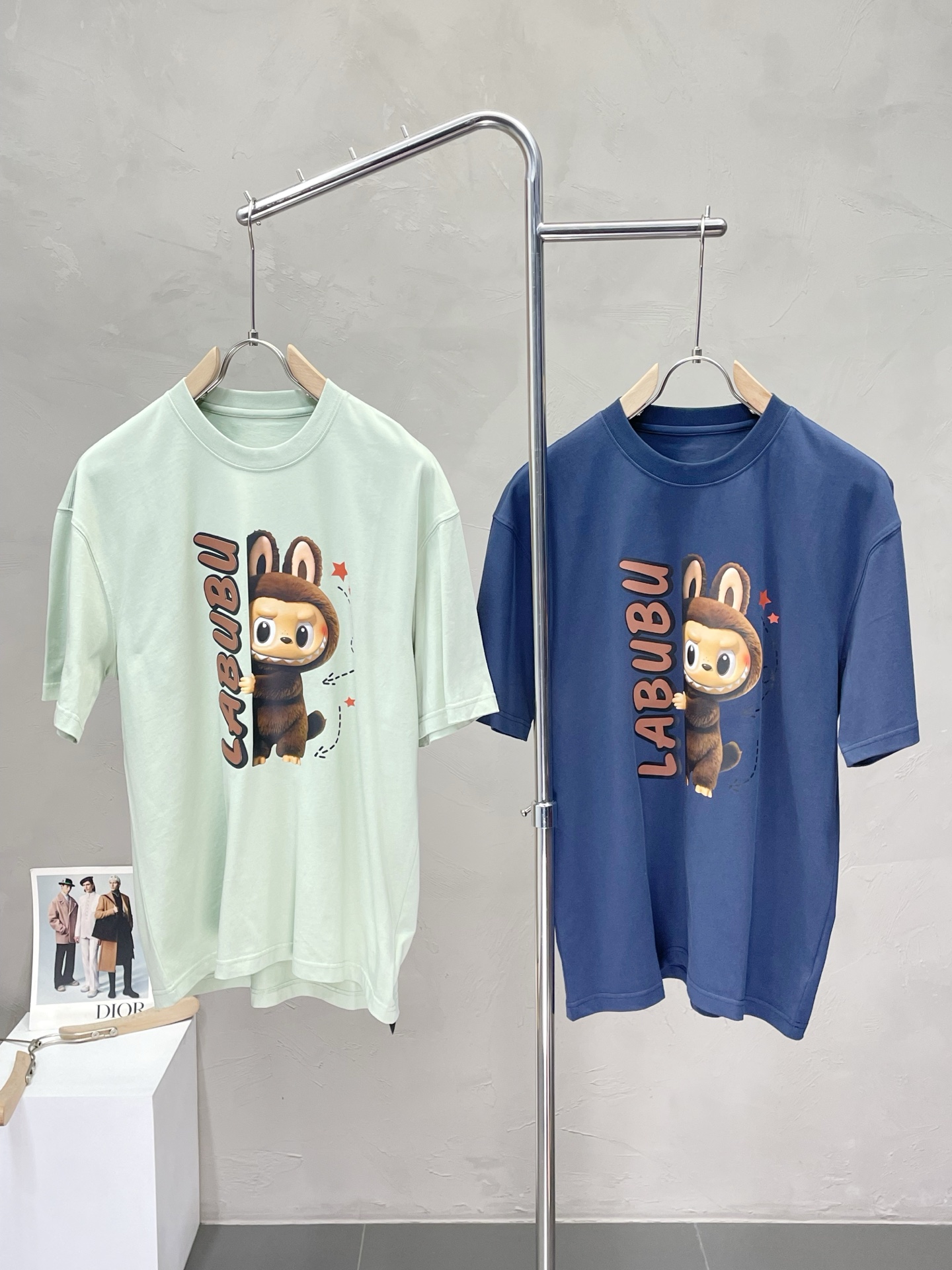 NO:457187,.Labubu Labubu exclusively offers new original single men's casual short sleeves, high-end customization, high-end version, fashionable and versatile imported fabric, super soft and delicate, skin-friendly and comfortable to wear, high-end boutique, OEM, fine-made top body, very good, men's essential items, three standards, S-3XL, T-shirt, alexander wang19860909.Labubu拉布布独家专供新款原单男士休闲短袖 高端定制 高端版本 时尚百搭爆款进口面料 手感超柔软细腻 穿着亲肤舒适 高端精品 代工厂精细做上身非常赞 男士必备单品 三标齐全 码数S-3XL,,T-shirt,alexander wang,Men's clothing