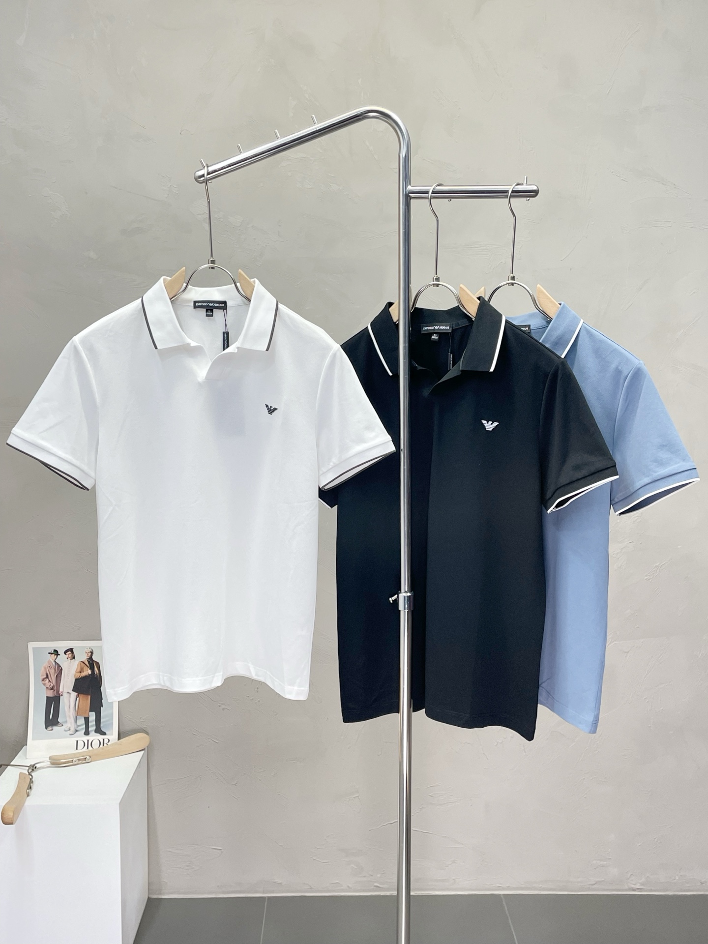 NO:457173,.ARMANI Armani exclusively offers new spring and summer original single men's casual short sleeves, high-end customization, high-end version, fashionable and versatile imported fabric, super soft and delicate, skin-friendly and comfortable to wear, high-end boutique, OEM factory fine-made top body, very good men's essential items, three standards, code M-4XL,,armani,armani,T-shirt,alexander wang19860909.ARMANI阿玛尼独家专供新款春夏原单男士休闲短袖 高端定制 高端版本 时尚百搭爆款进口面料 手感超柔软细腻 穿着亲肤舒适 高端精品 代工厂精细做上身非常赞 男士必备单品 三标齐全 码数M-4XL,,armani,armani,T-shirt,alexander wang,Men's clothing