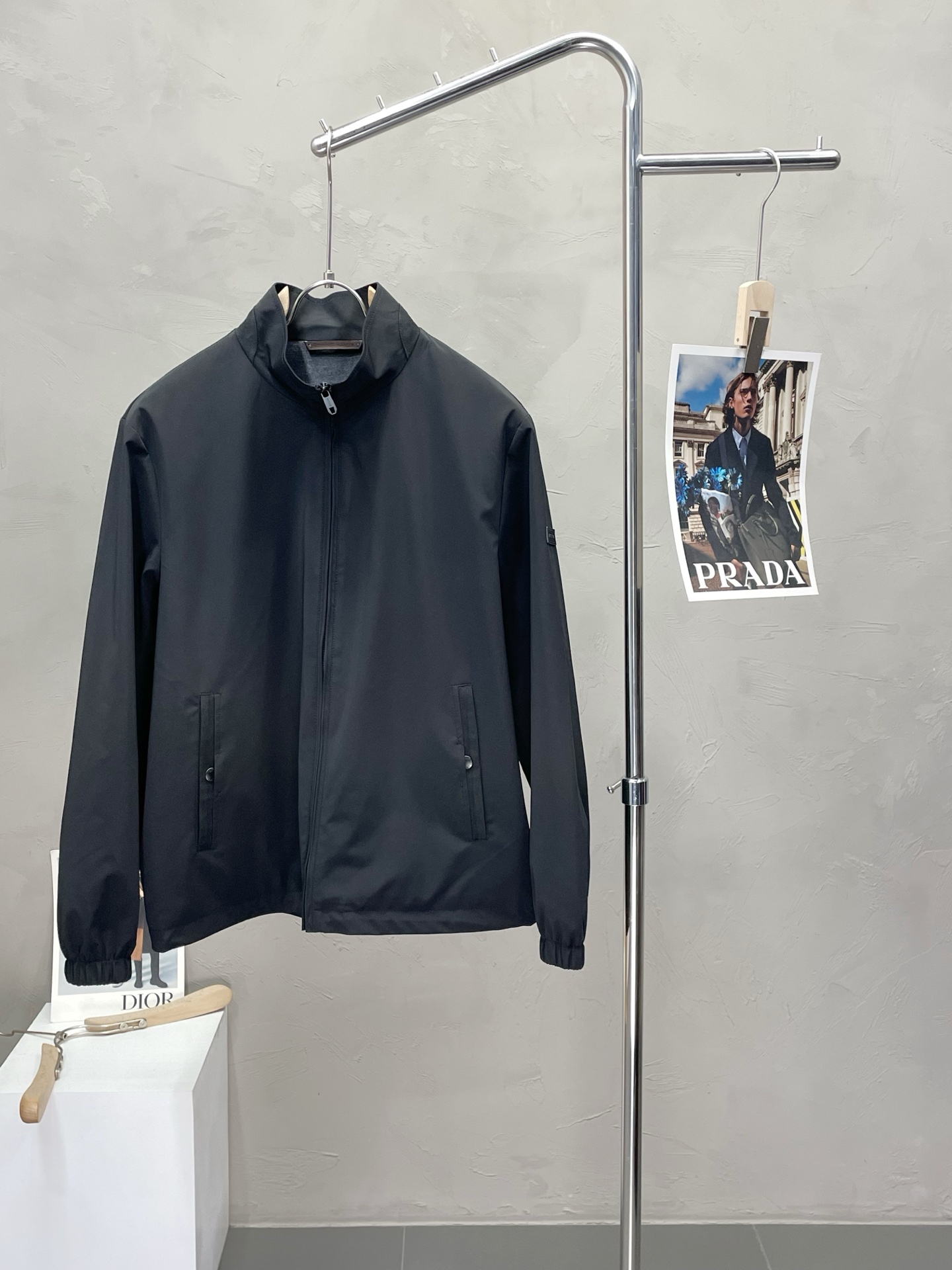 NO:461806,.ZEGNA exclusively offers the latest and fashionable spring and autumn jackets. A jacket with a classic design and appearance, the quality is even more unscrupulous. You can buy it directly, which is not to be mistaken for high-end products! Through the detailed pictures, you can feel its powerful aura, and the warm-concentration effect is significant, so you don’t have to worry about the chill at all! It is both fashionable and functional, and the whole style looks more luxurious and elegant! Size 48-56, zegna, jackets & coats, jackets & coats, alexander wang19860909.ZEGNA杰尼亚独家专供最新时尚春秋夹克. 经典设计感与颜值爆棚的外套,品质更是无法挑剔品控可以直接入手,不容过错的高端臻品！通过细节图片便可感受到它强悍的气场,聚温保暖效果显著,完全不用担心会有一点寒意！时尚与功能性兼备,整款显得更加的奢华大气！ 尺码48-56,,zegna,jackets & coats,jackets & coats,alexander wang,Men's clothing