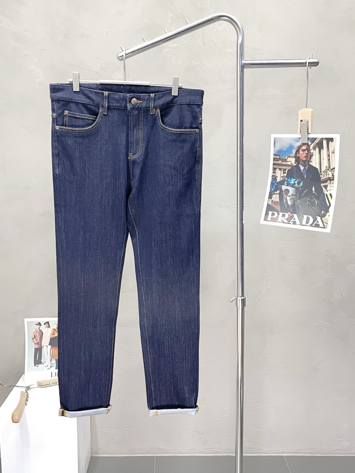 NO:457217,.LP-Loro Piana exclusively offers new spring and summer casual jeans high-end version!  Customized fabrics for counters are breathable and comfortable, with impeccable details, and the brand element design concept reflects high quality. The feel is delicate and soft!  It is casually cut, with a great upper body style!  30-38, loro piana, loro piana, jeans, alexander wang19860909.LP-Loro Piana诺悠翩雅独家专供新款春夏休闲牛仔裤 高端版本！专柜定制面料 透气舒适度高,细节无可挑剔,品牌元素设计理念,体现高品质.手感细腻柔软！呈现休闲裁剪,上身版型超赞！码数30-38,,loro piana,loro piana,jeans,alexander wang,Men's clothing