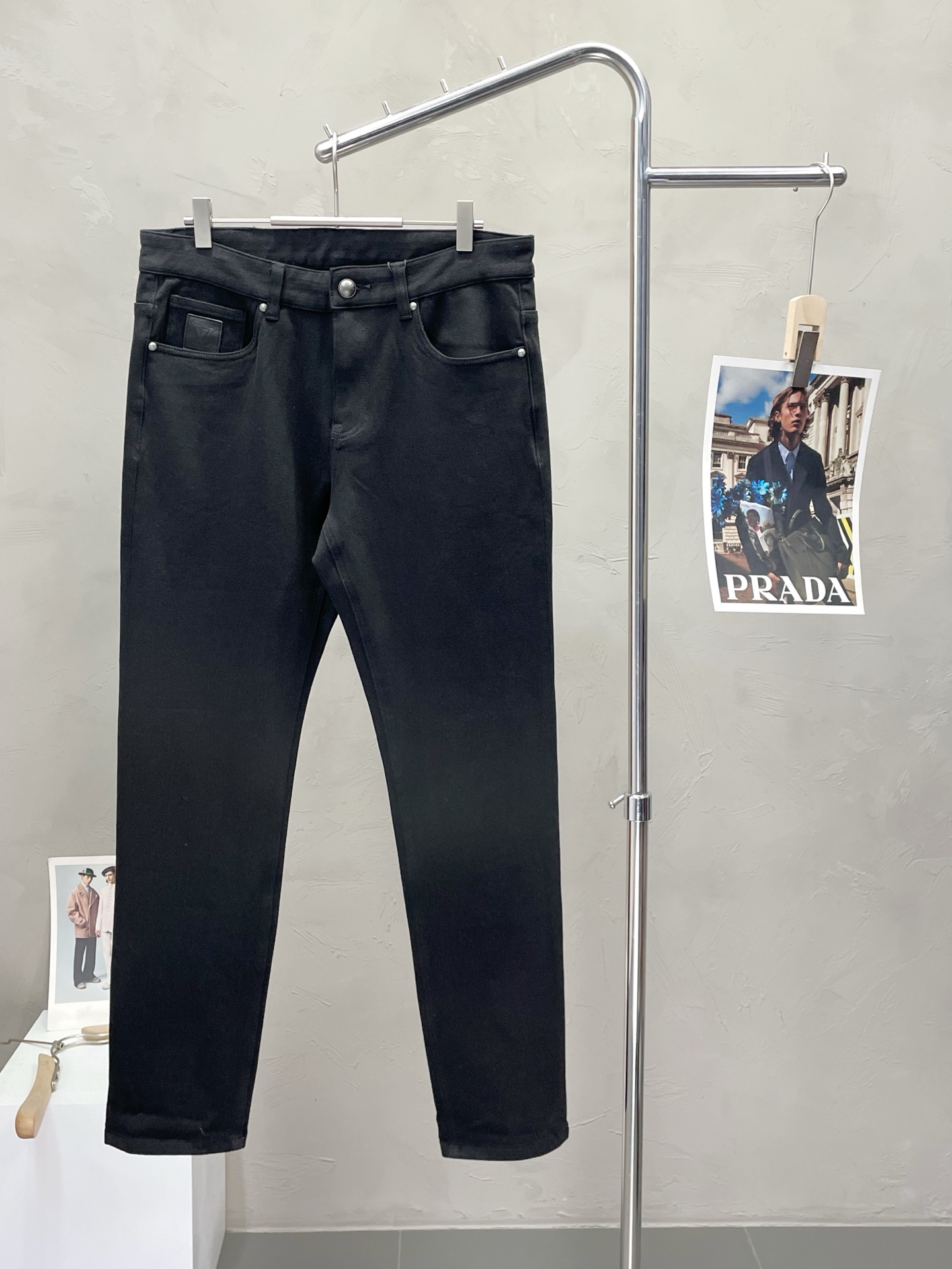 NO:457209,.Louis Vuitton exclusively for new spring and summer casual jeans high-end version!  Customized fabrics for counters are breathable and comfortable, with impeccable details, and the brand element design concept reflects high quality. The feel is delicate and soft!  It is casually cut, with a great upper body style!  30-38, louis vuitton,louis vuitton,jeans,alexander wang19860909.Louis Vuitton路易威登独家专供新款春夏休闲牛仔裤 高端版本！专柜定制面料 透气舒适度高,细节无可挑剔,品牌元素设计理念,体现高品质.手感细腻柔软！呈现休闲裁剪,上身版型超赞！码数30-38,,louis vuitton,louis vuitton,jeans,alexander wang,Men's clothing