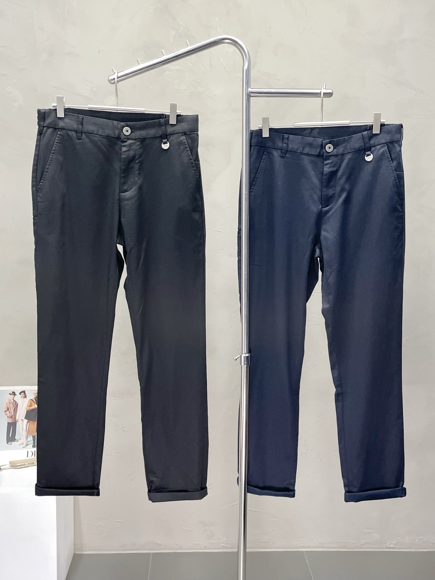 NO:461741,.Burberry exclusively offers new spring and summer casual pants, high-end version!  Customized fabrics for counters are breathable and comfortable, with impeccable details, and the brand element design concept reflects high quality. The feel is delicate and soft!  It is casually cut, with a great upper body style!  30-38, burberry, burberry, alexander wang19860909.Burberry巴宝莉独家专供新款春夏休闲裤 高端版本！专柜定制面料 透气舒适度高,细节无可挑剔,品牌元素设计理念,体现高品质.手感细腻柔软！呈现休闲裁剪,上身版型超赞！码数30-38,,burberry,burberry,alexander wang,Men's clothing